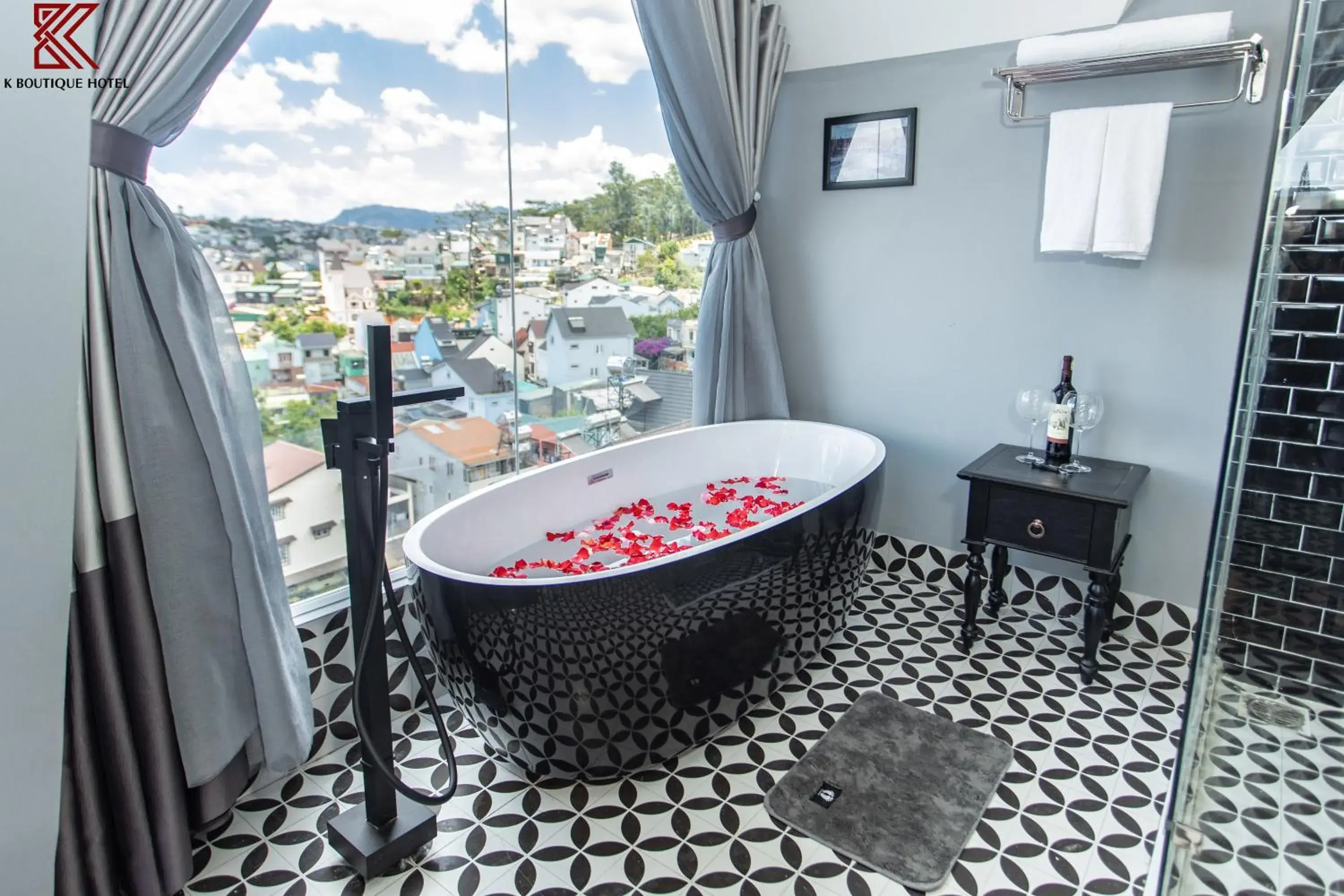 Bathroom in TTR Skypool View Hotel Bathroom in TTR Skypool View Hotel