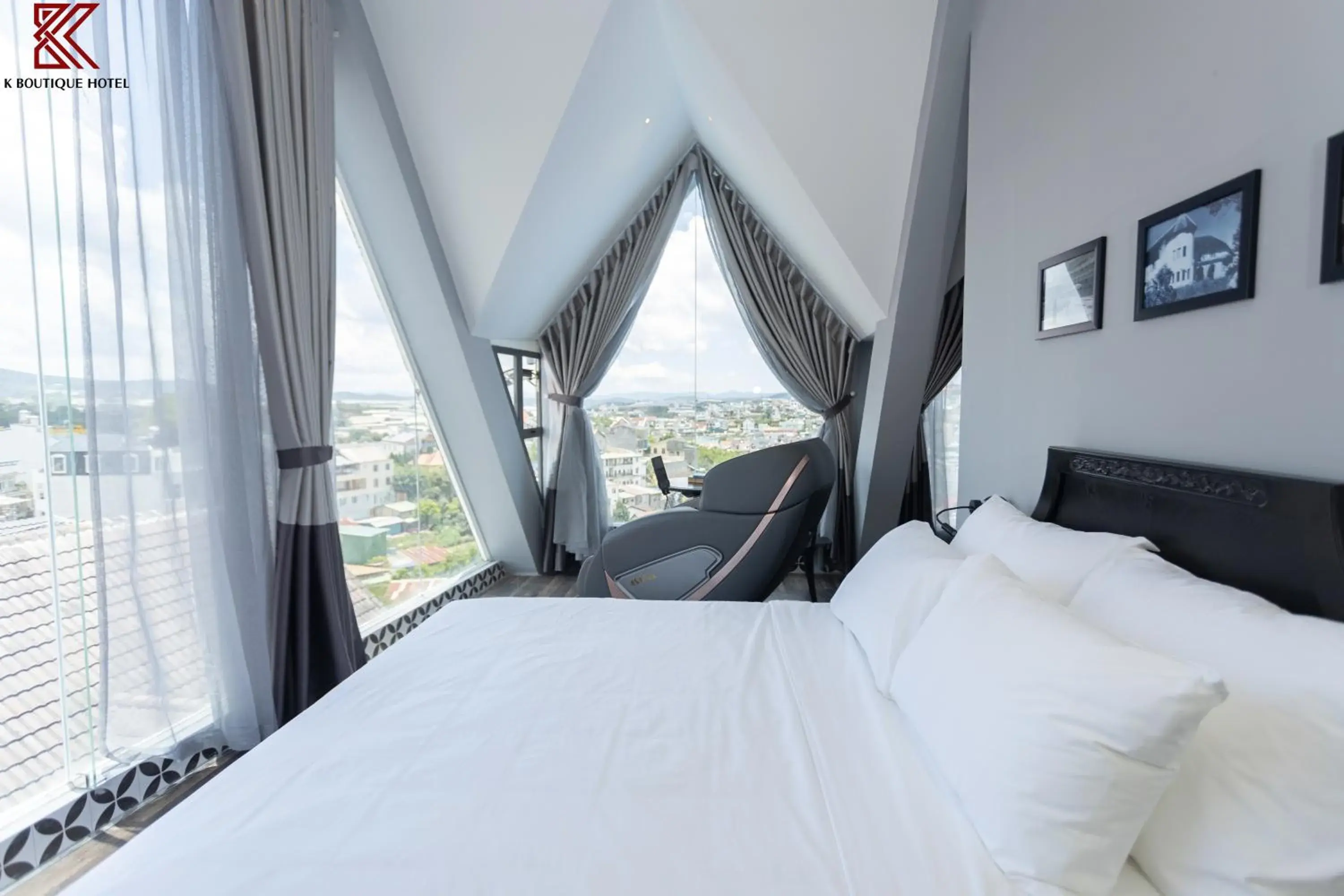 Photo of the whole room, Bed in TTR Skypool View Hotel Photo of the whole room, Bed in TTR Skypool View Hotel