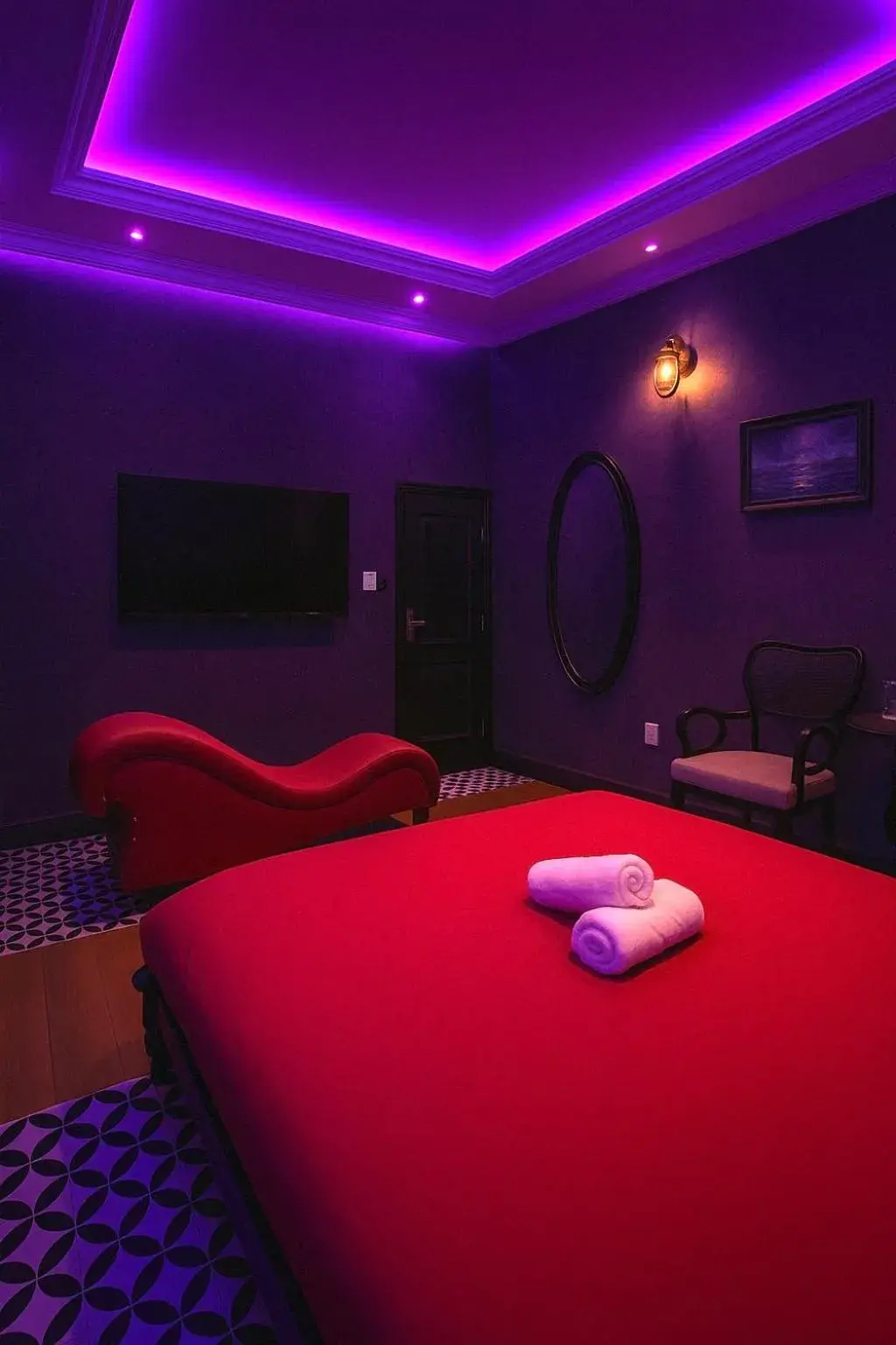 Bed in TTR Skypool View Hotel Bed in TTR Skypool View Hotel