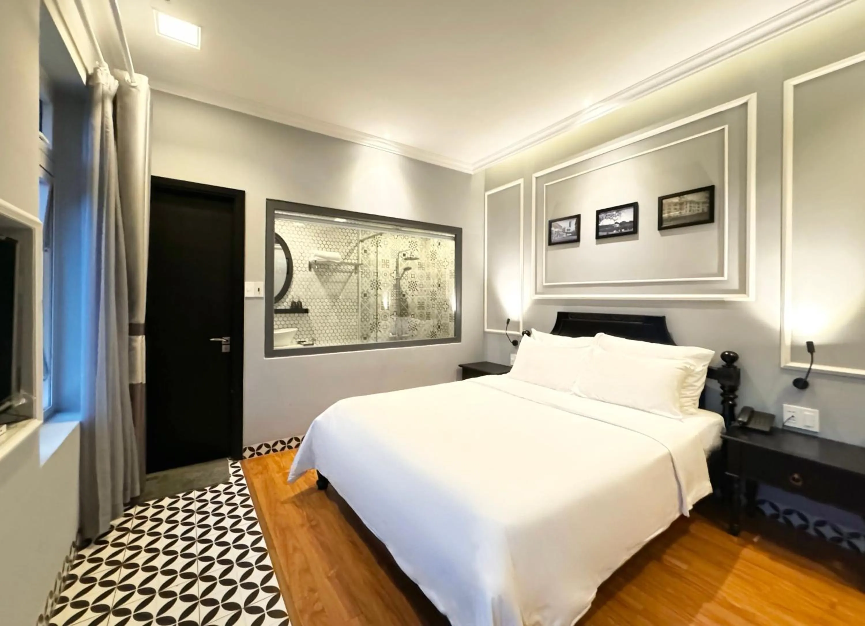 Bed in TTR Skypool View Hotel