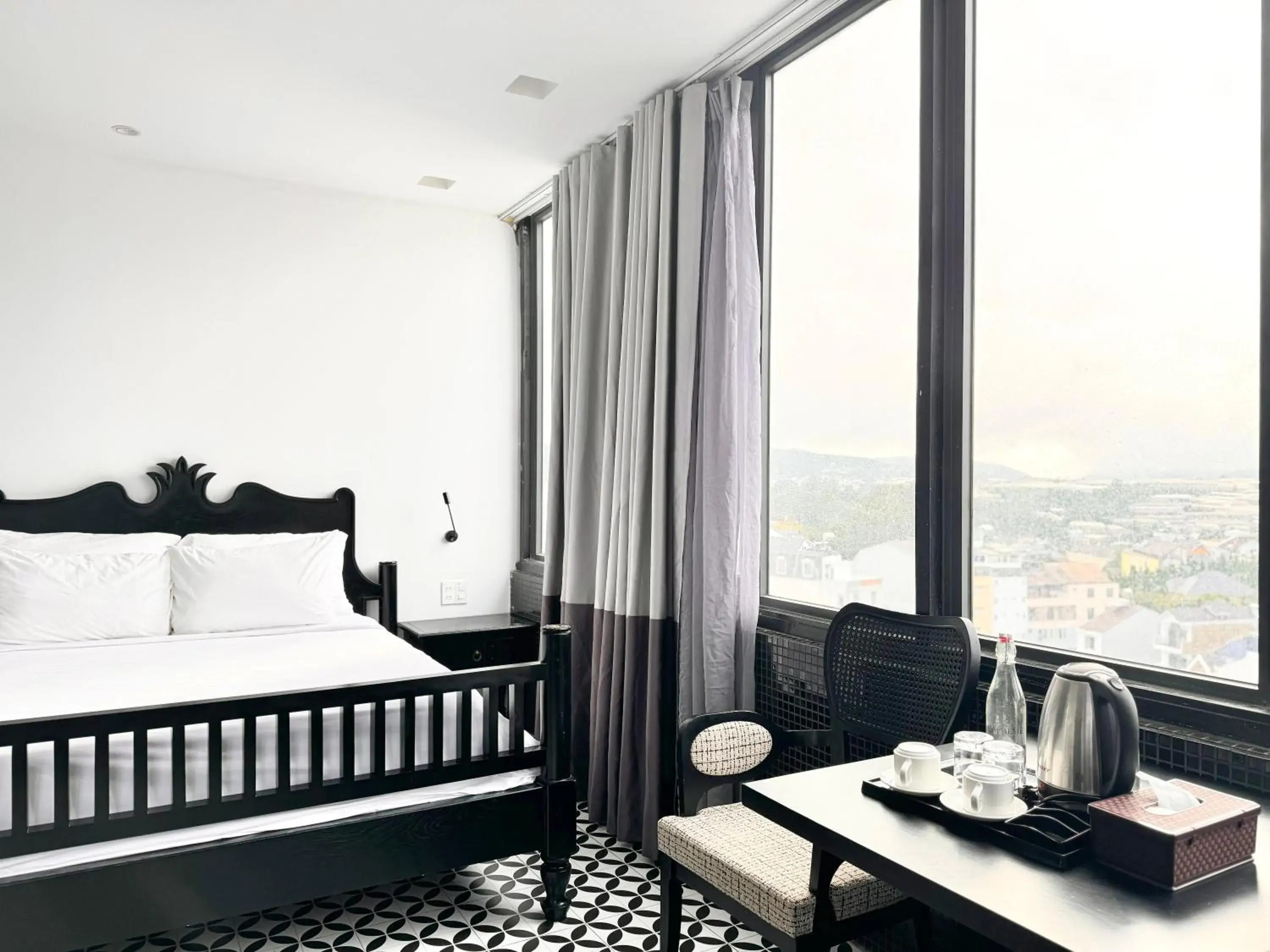 Bed in TTR Skypool View Hotel Bed in TTR Skypool View Hotel