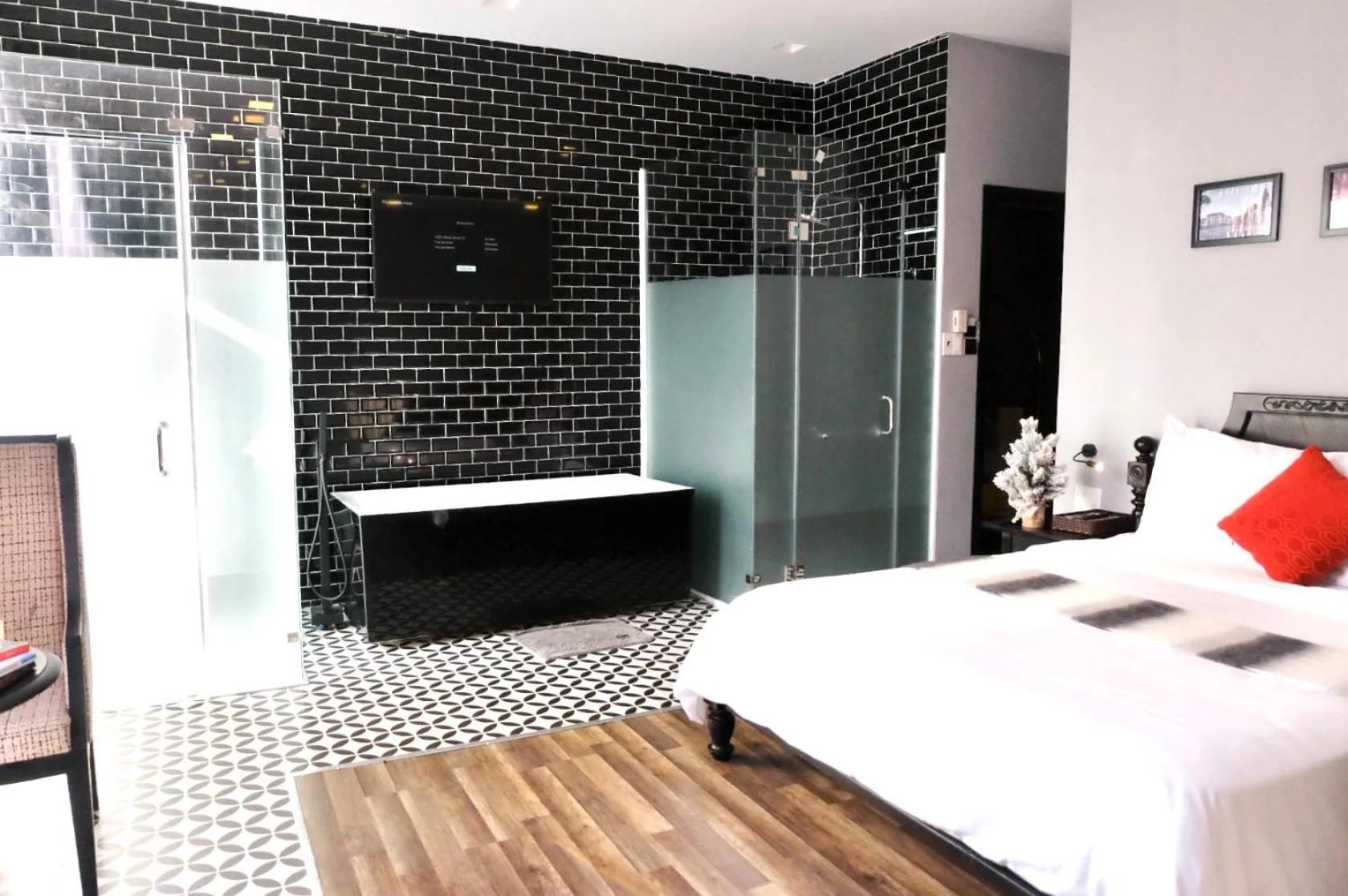 Bed in TTR Skypool View Hotel