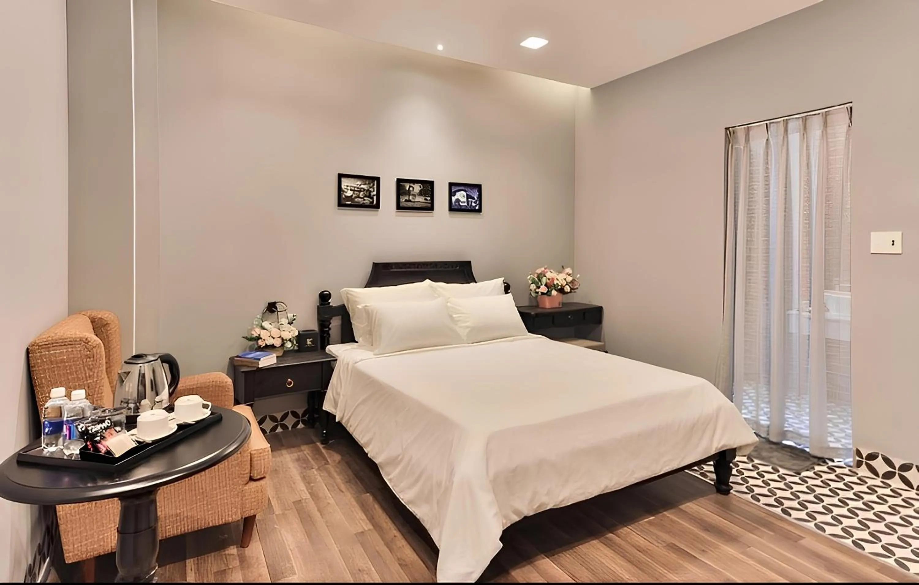 Bed in TTR Skypool View Hotel