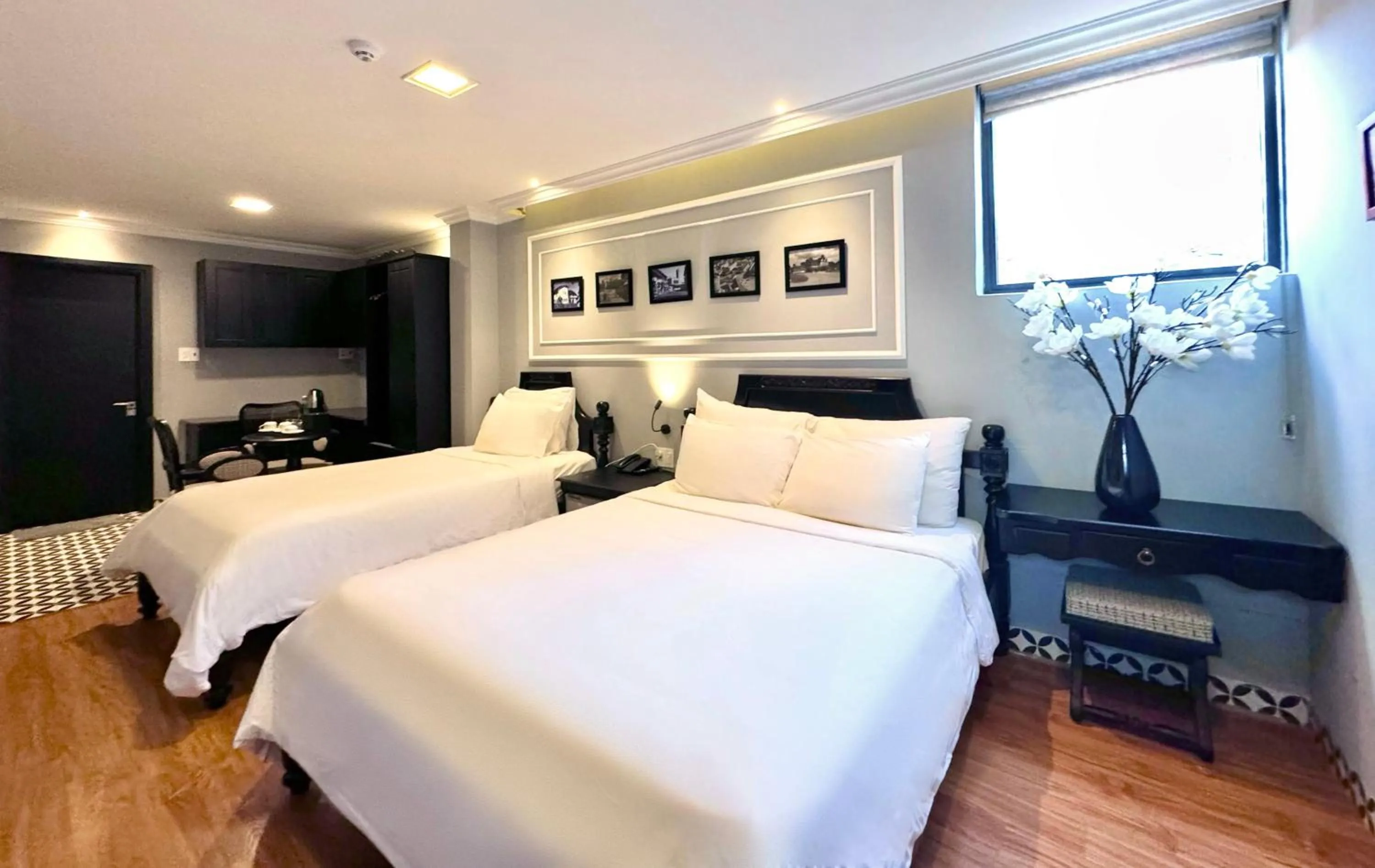 Bed in TTR Skypool View Hotel