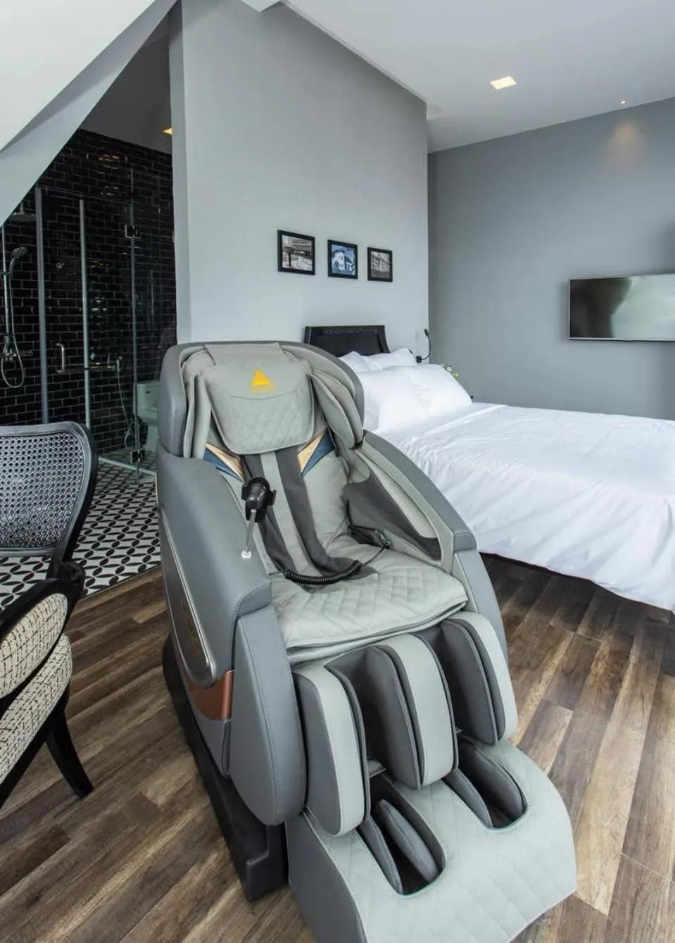 Bed in TTR Skypool View Hotel