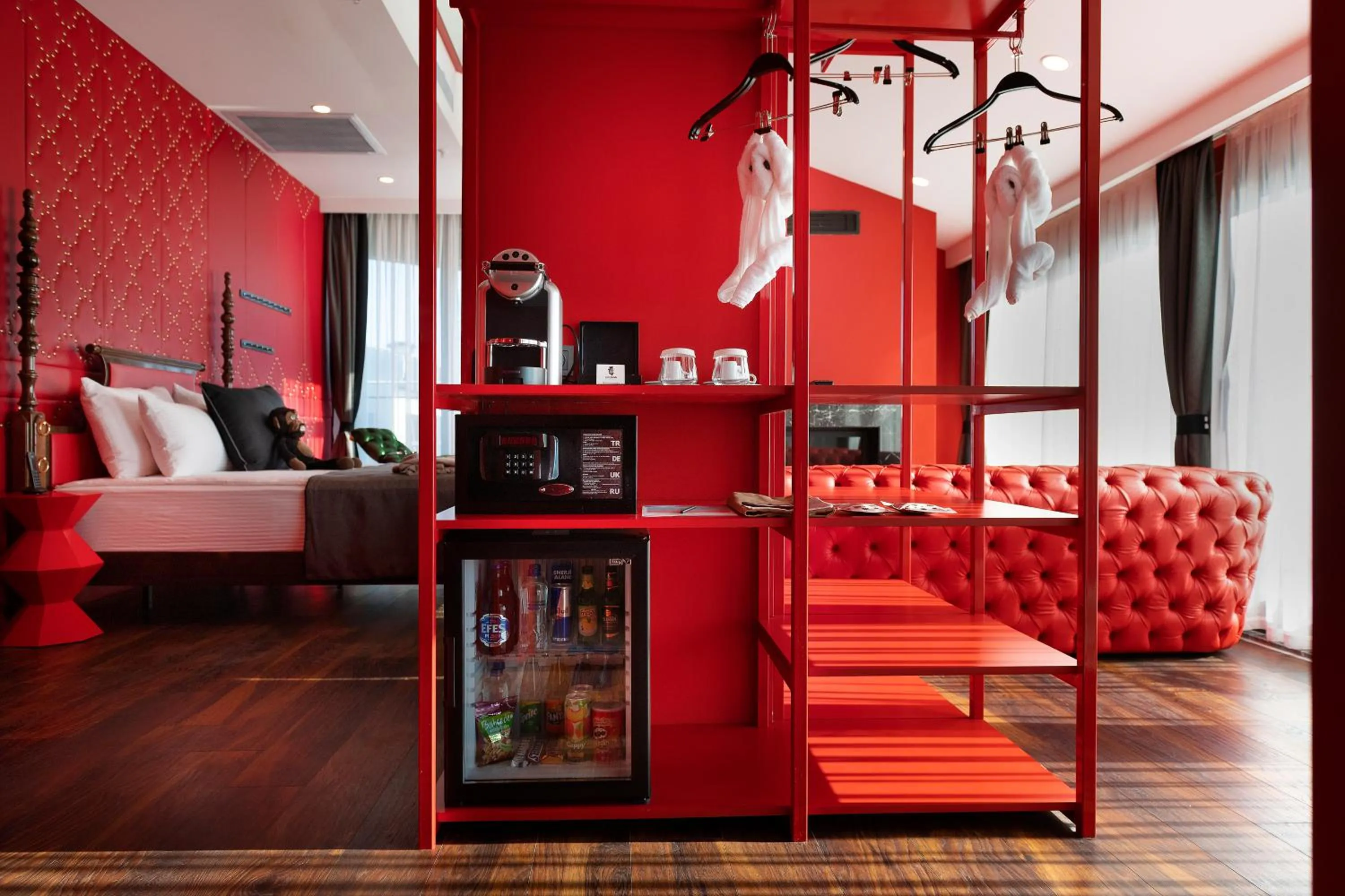 Coffee/tea facilities in Lucky Monkey Hotel