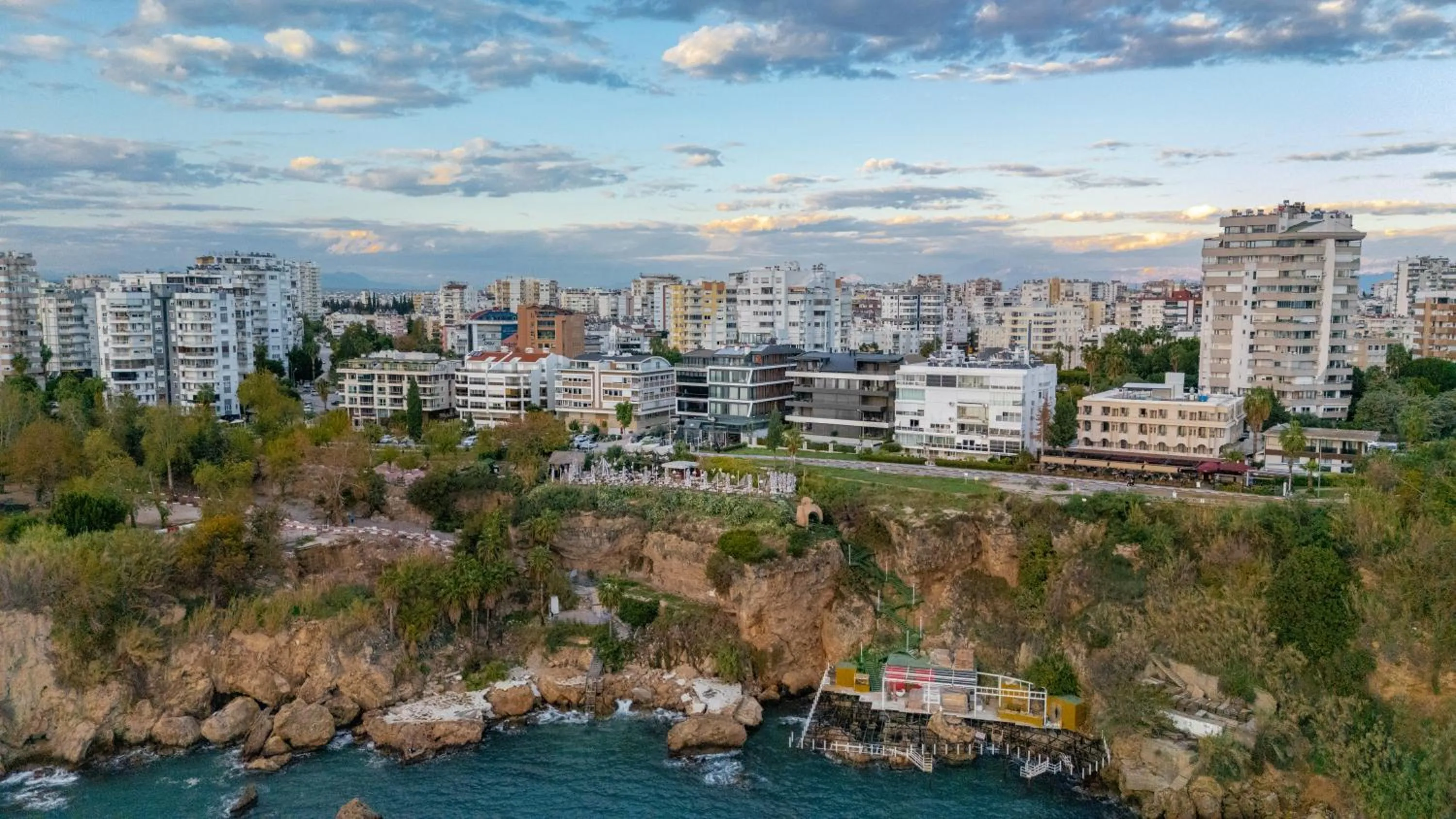 Day in Lucky Monkey Hotel