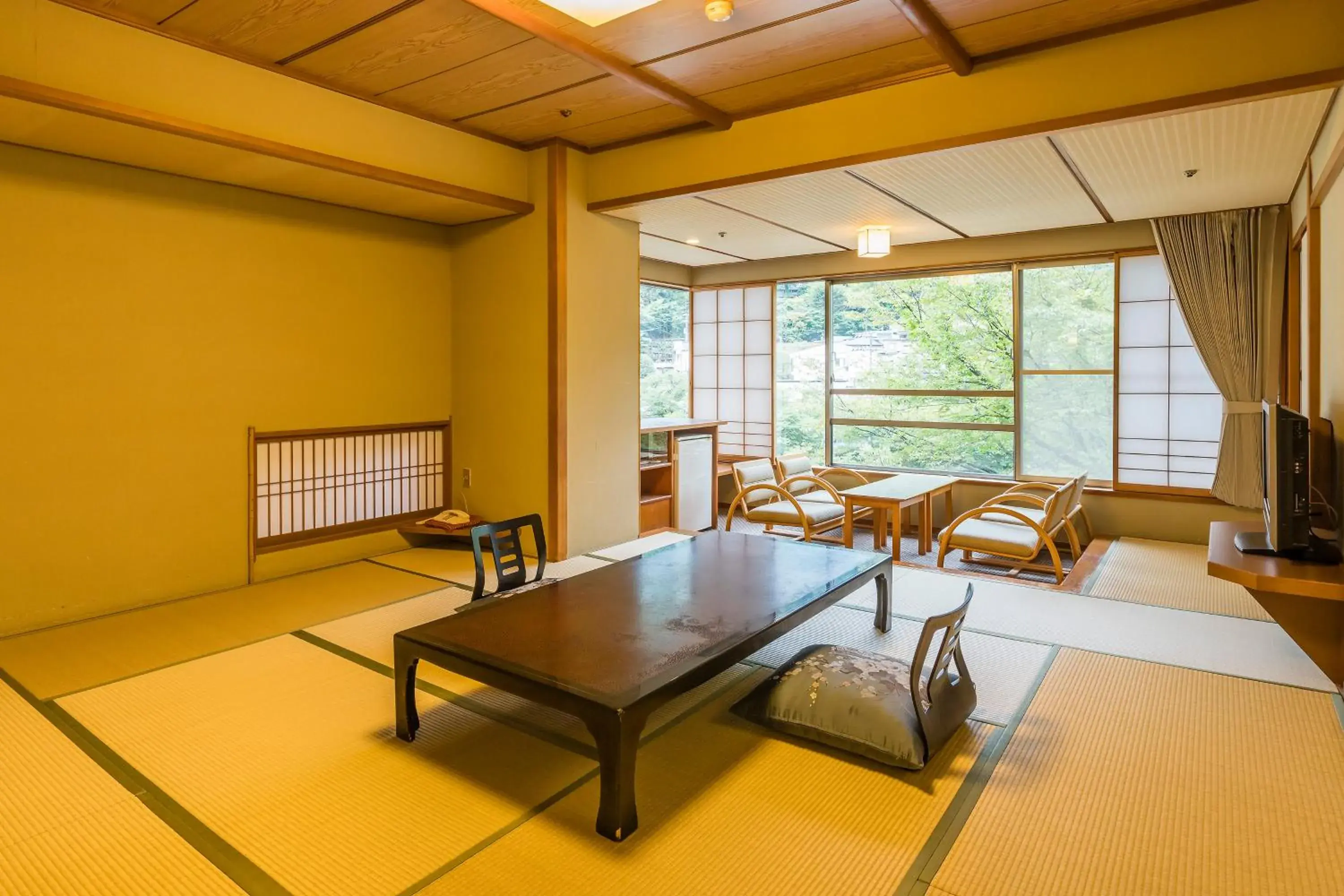 Japanese-Style Superior Room with River View in Hakone Yumoto Onsen Hotel Kajikaso Japanese-Style Superior Room with River View in Hakone Yumoto Onsen Hotel Kajikaso