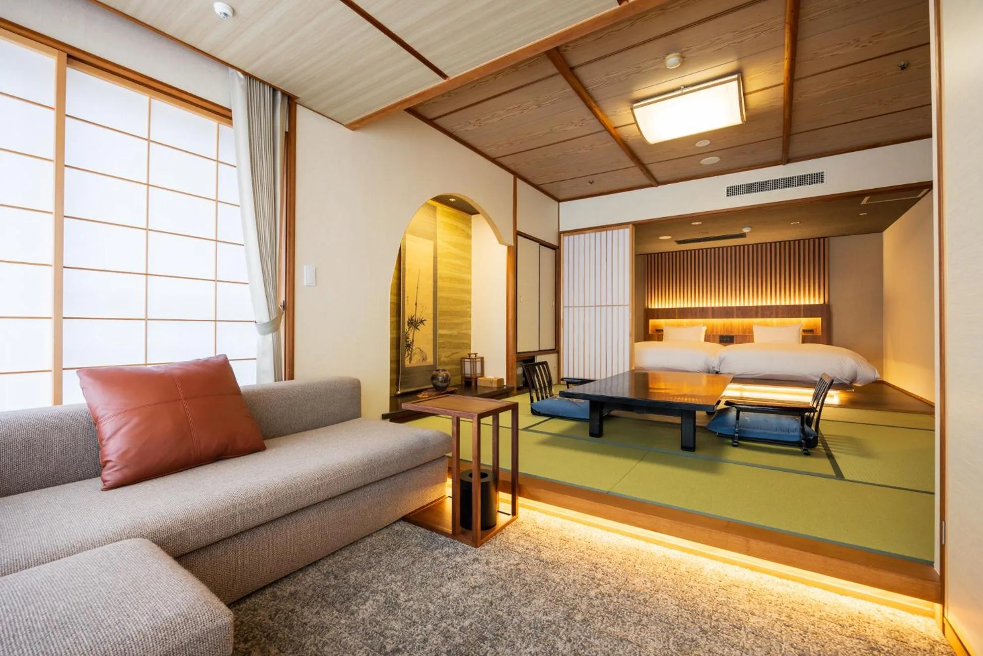 Living room, Bed in Hakone Yumoto Onsen Hotel Kajikaso