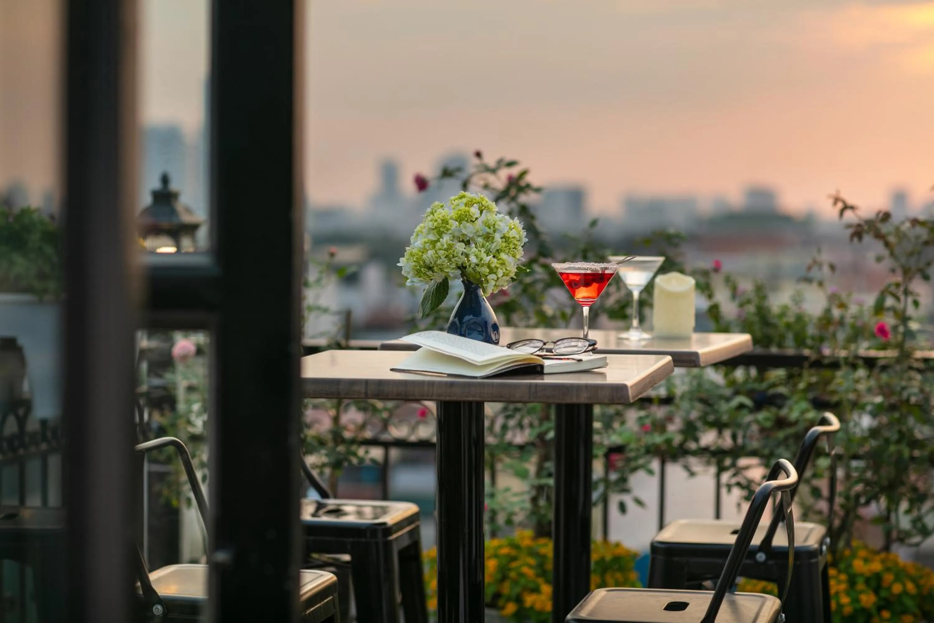 Lounge or bar in Carillon Boutique Hotel