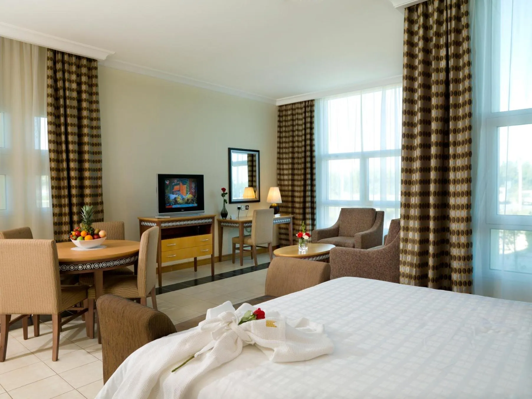 Living room, Bed in Copthorne Al Jahra Hotel & Resort