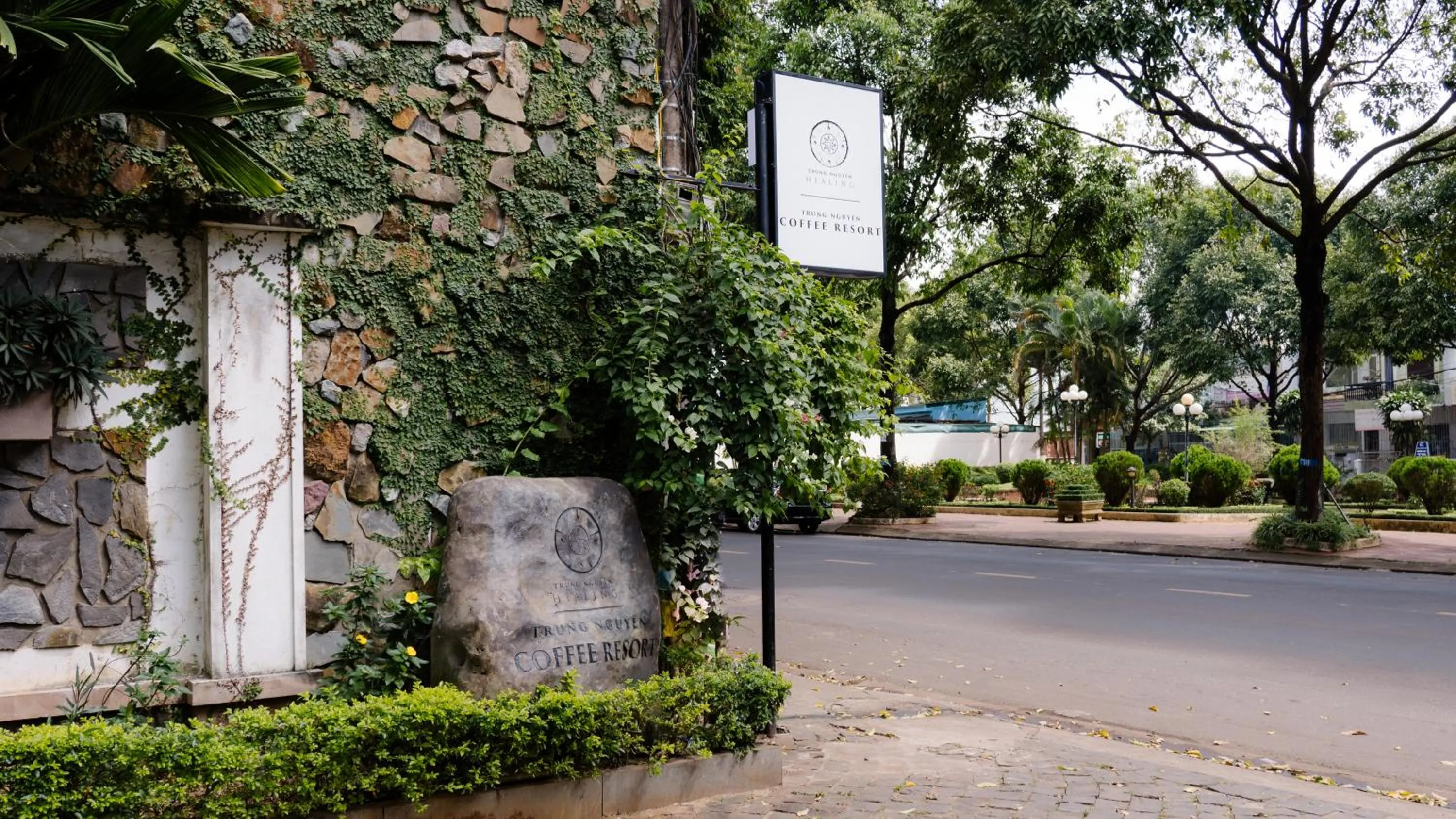 Street view in Trung Nguyên Coffee Resort