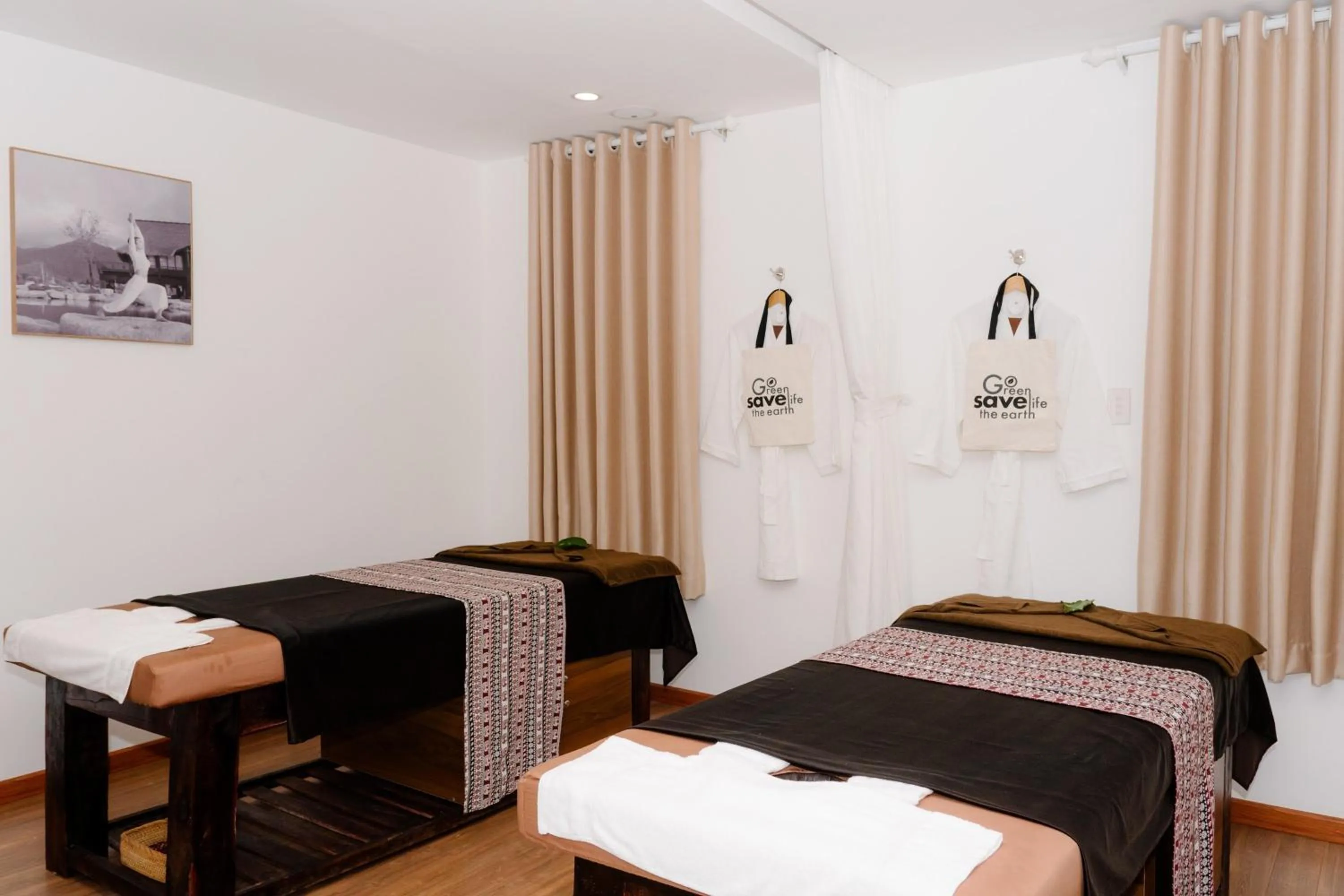 Bed in Trung Nguyên Coffee Resort