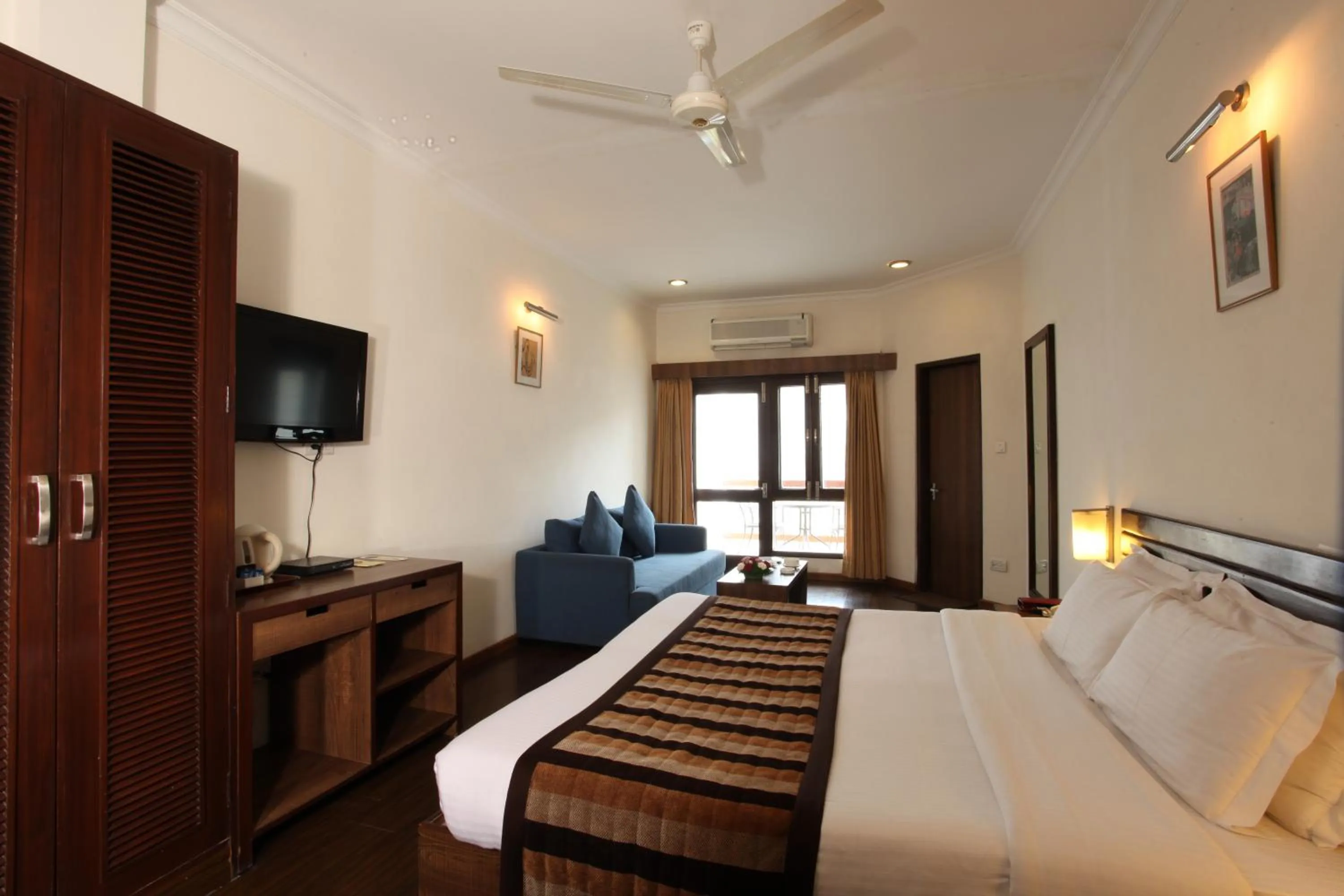 Bedroom, Bed in Timber Trail Base Resort - At the Foothills of Adventure