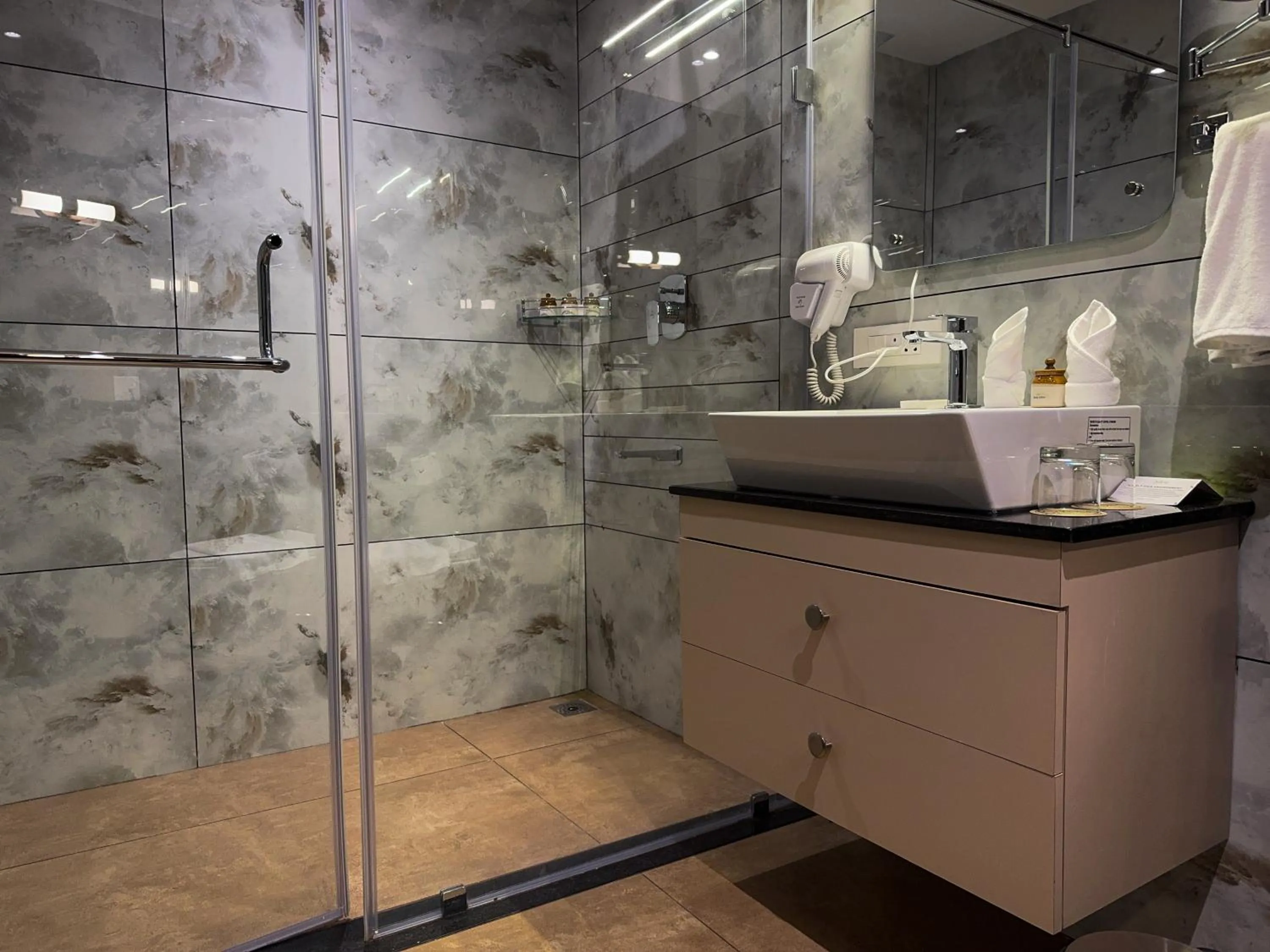 Shower in Au Revoir Wellness Resort, Malampuzha