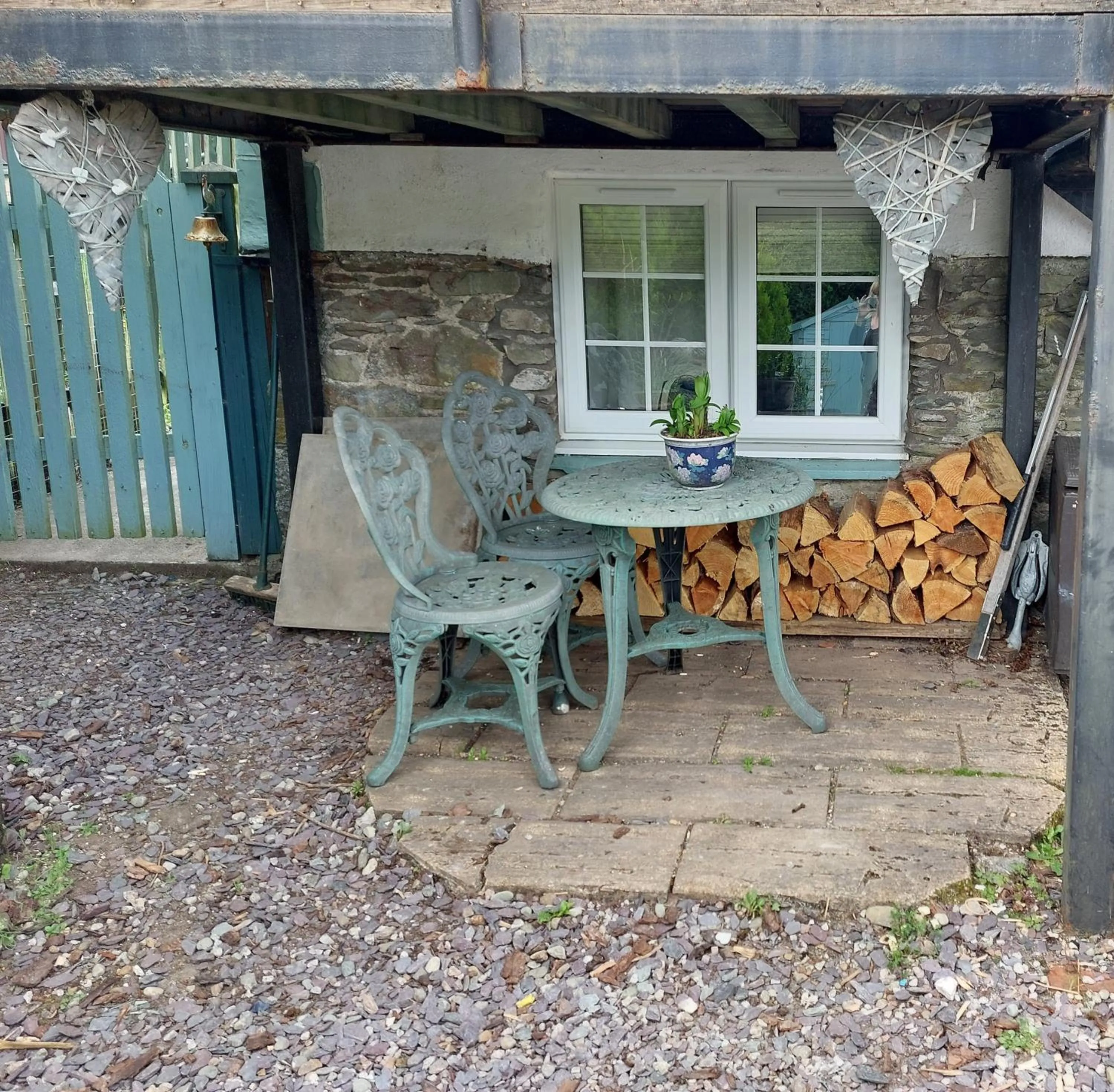 THE BOTHY SUITE BY TEMPLE WOOD