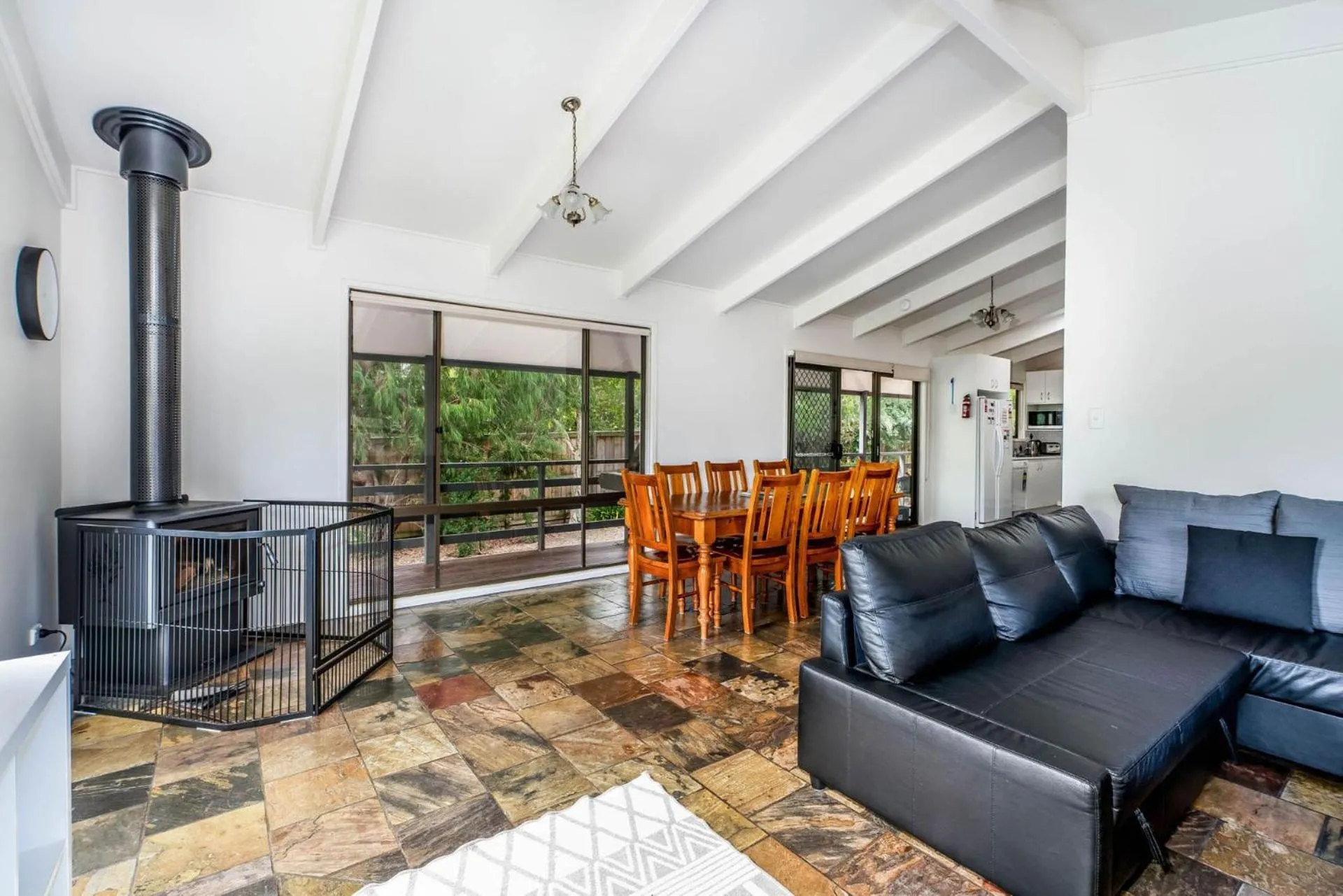 Wavelength Free Wifi and Pet Friendly outside only