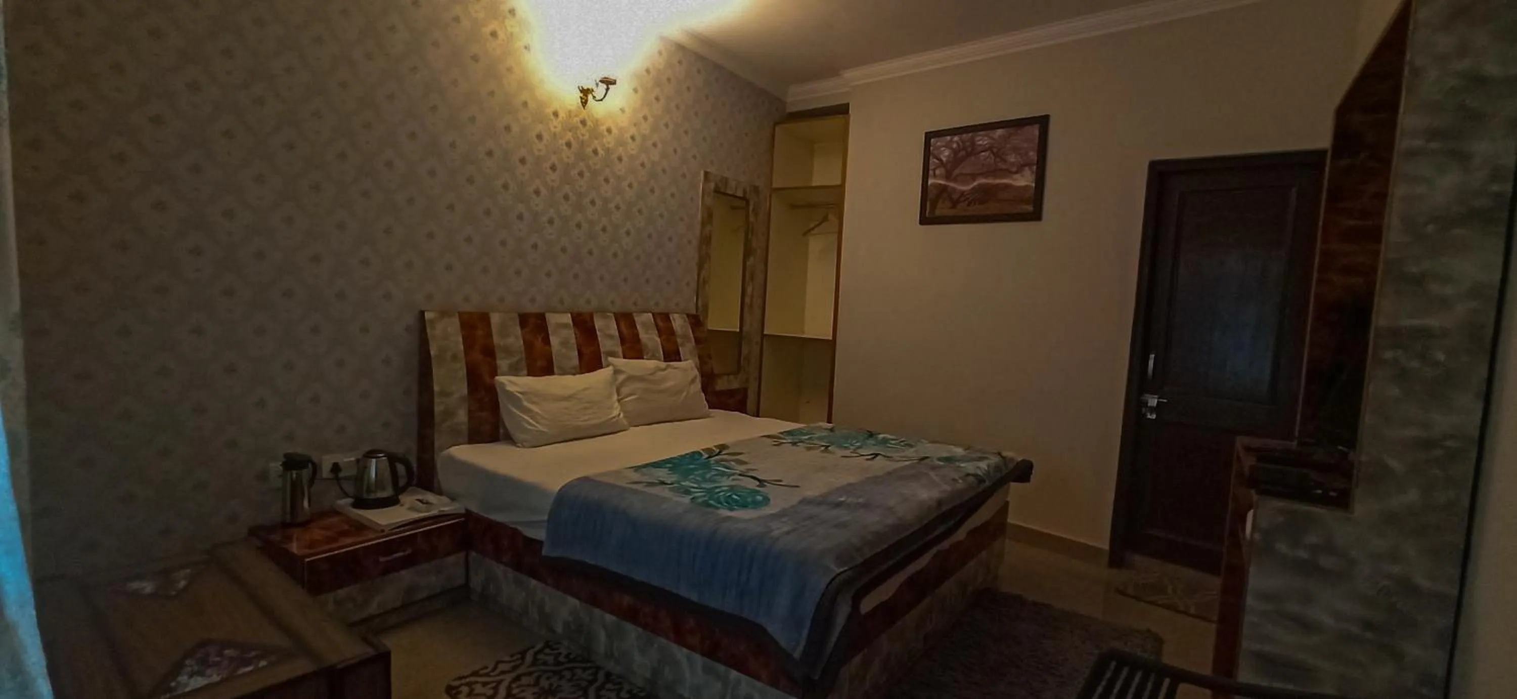 Bed in Kasauli Nature Inn