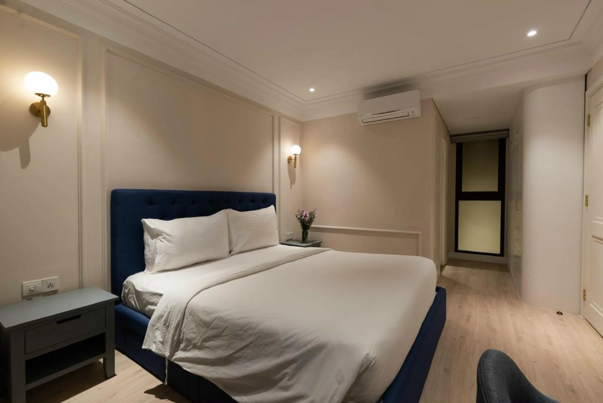 Bed in Louis Mo Apartment