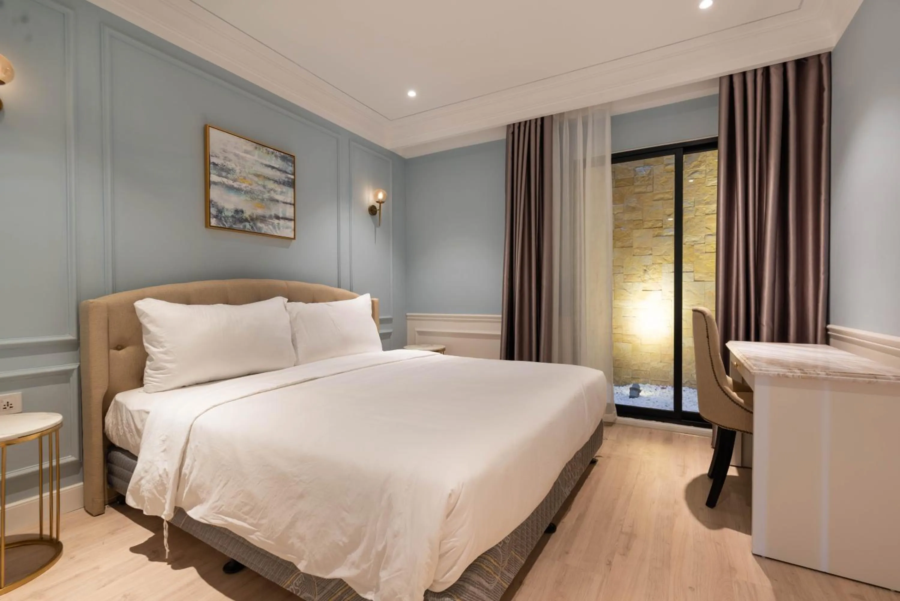 Bed in Louis Mo Apartment