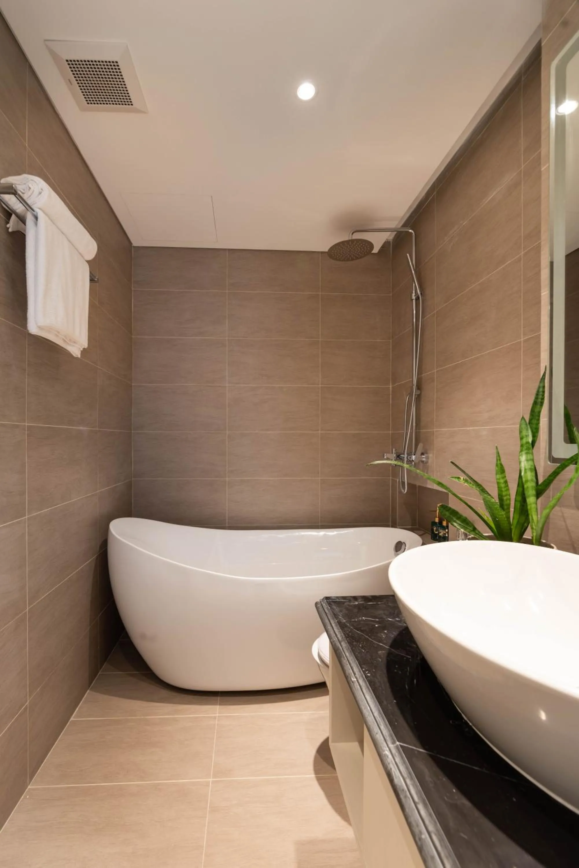 Toilet in Louis Mo Apartment