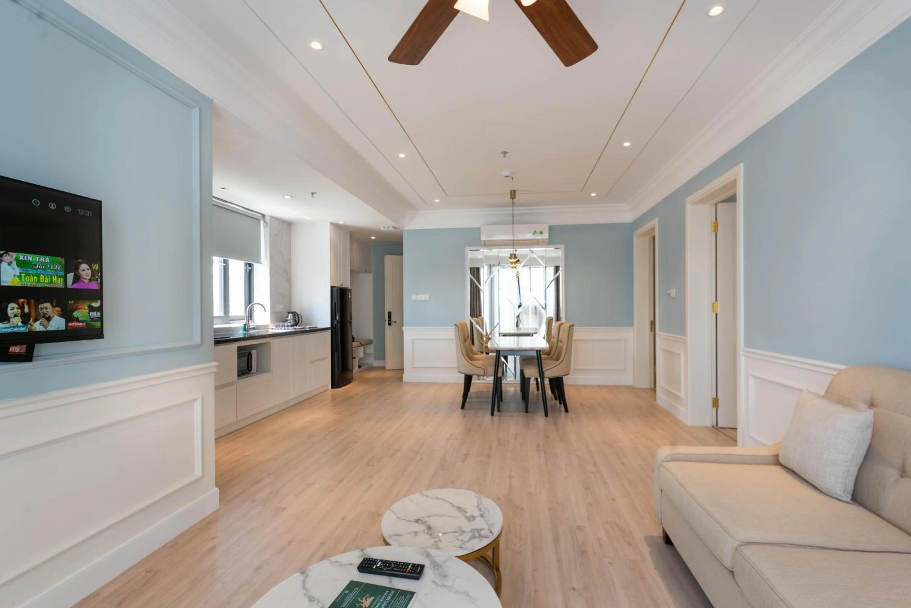 Seating area in Louis Mo Apartment