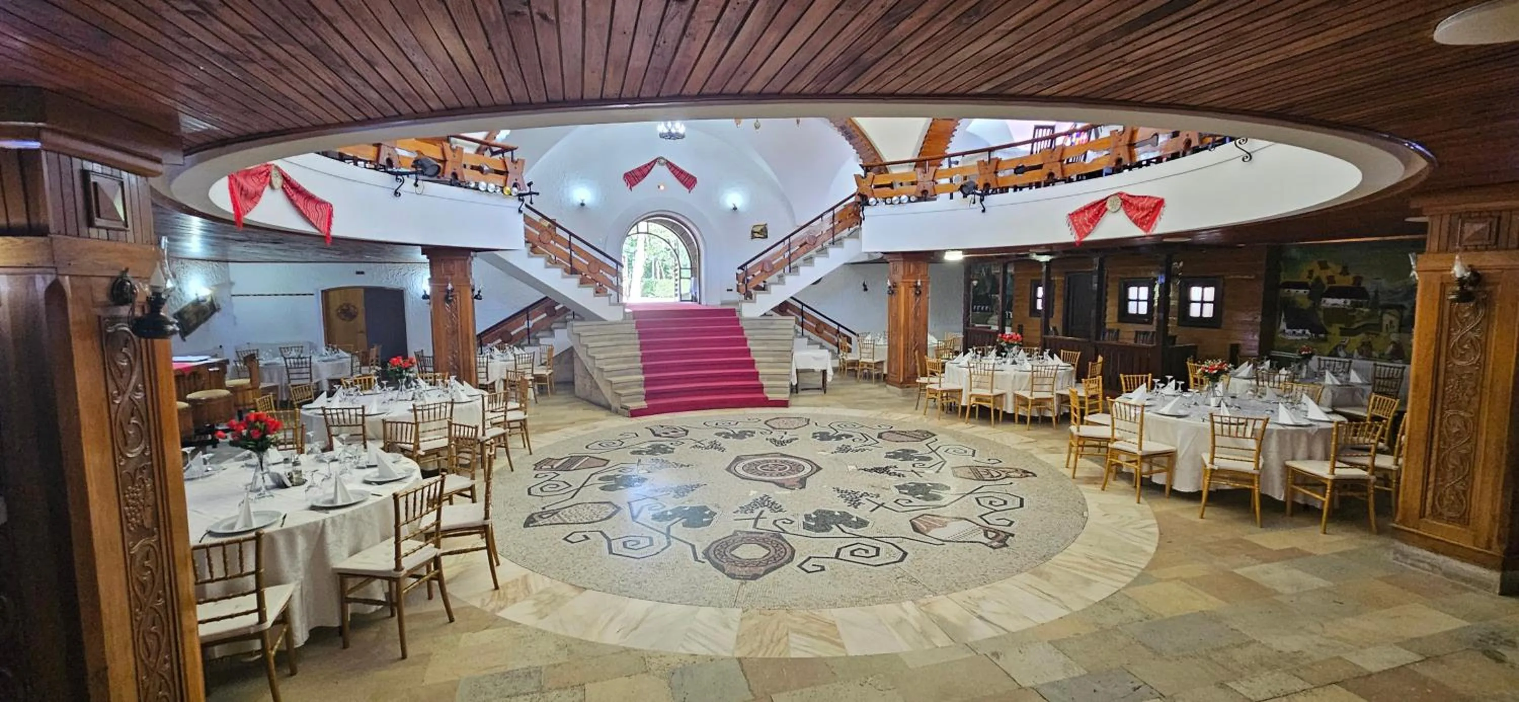 Restaurant/places to eat in Ilinca