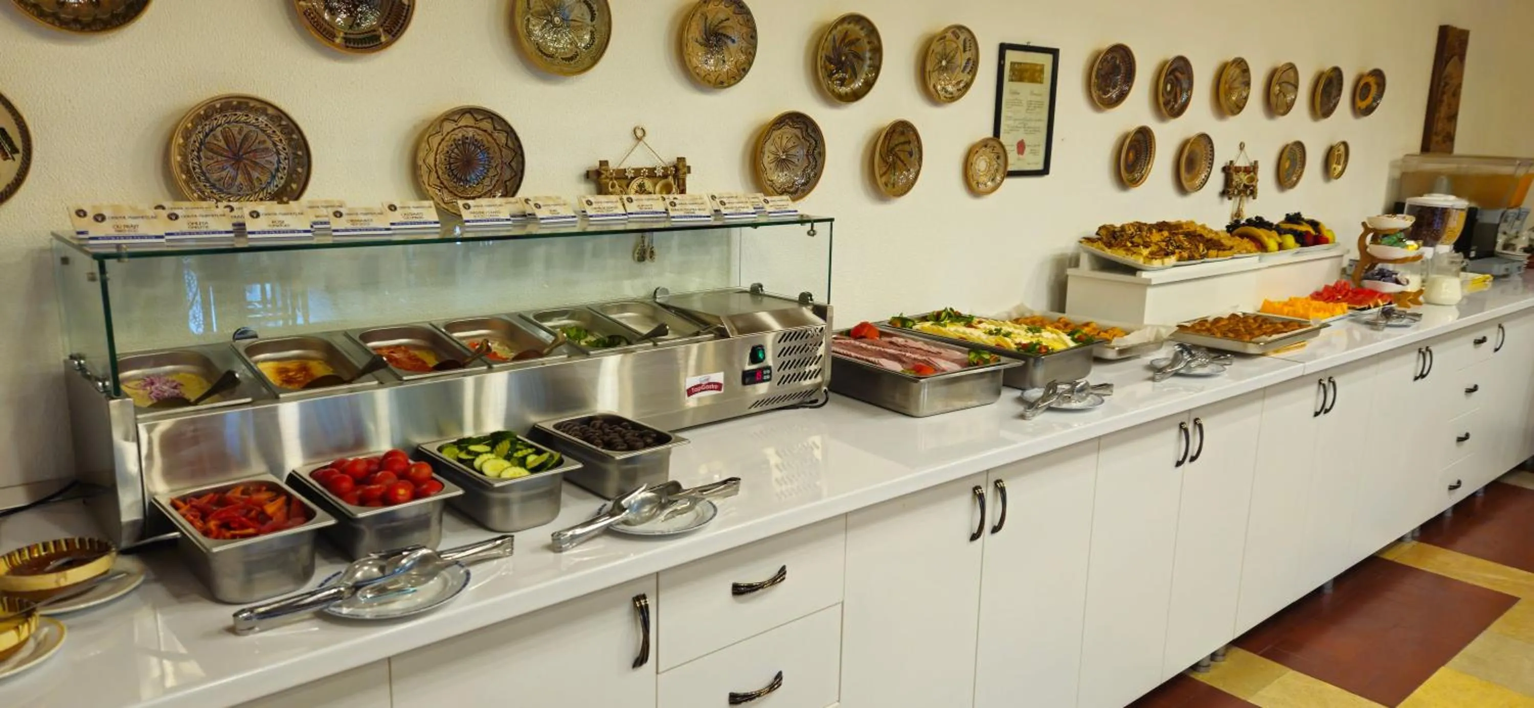 Buffet breakfast in Ilinca