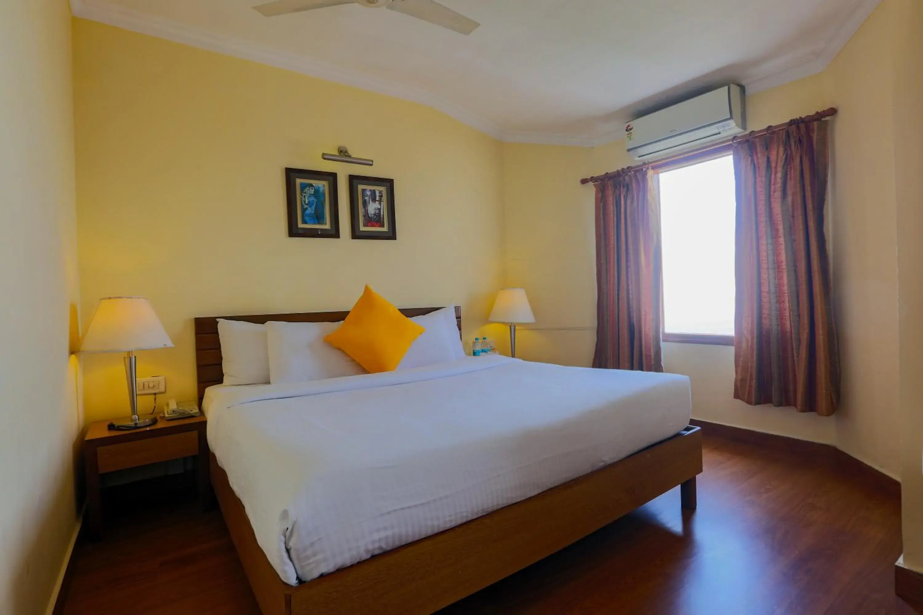 Bedroom, Bed in Timber Trail Heights & Terraces-Cable Car Escape Bedroom, Bed in Timber Trail Heights & Terraces-Cable Car Escape