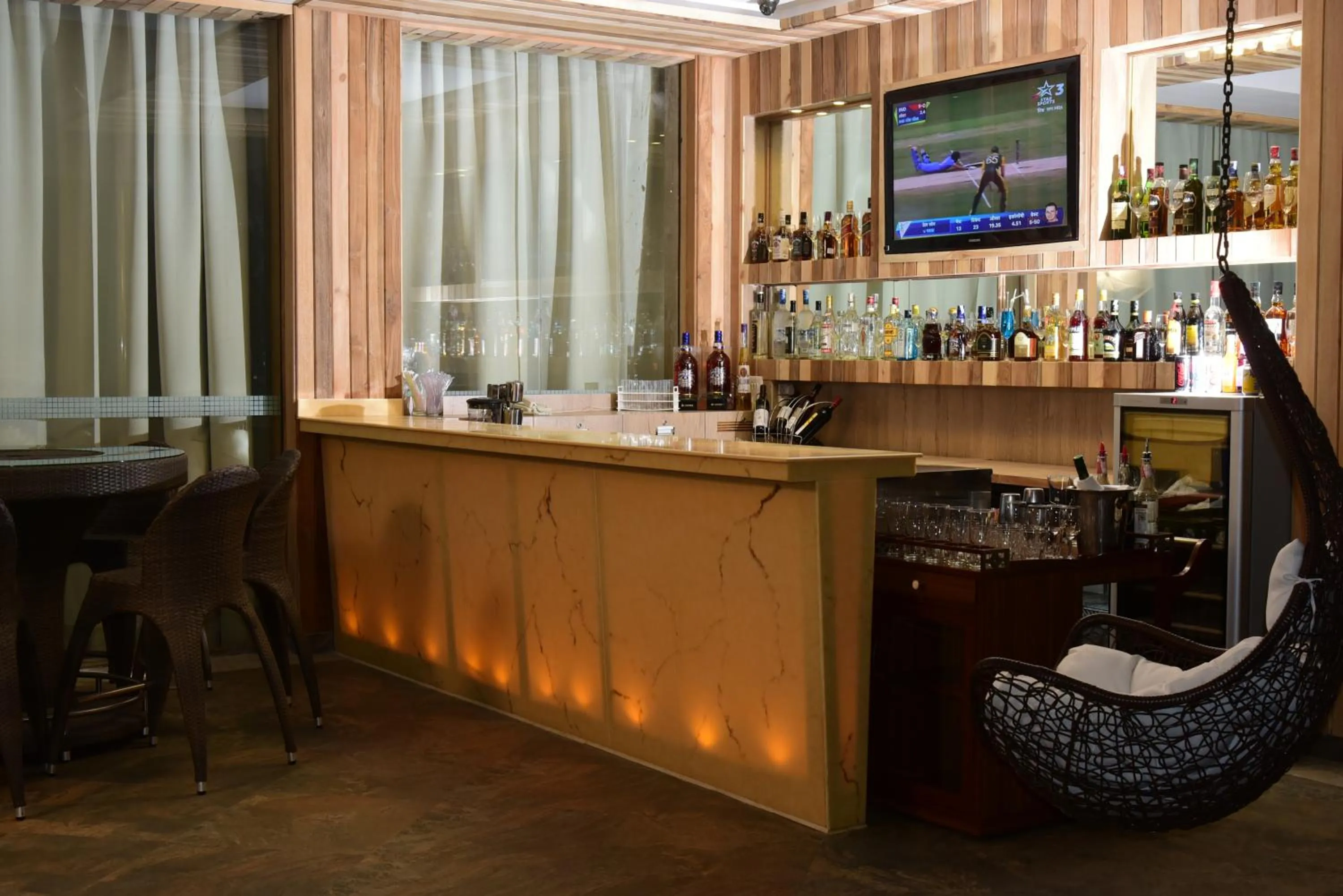 Restaurant/places to eat in Timber Trail Heights & Terraces-Cable Car Escape