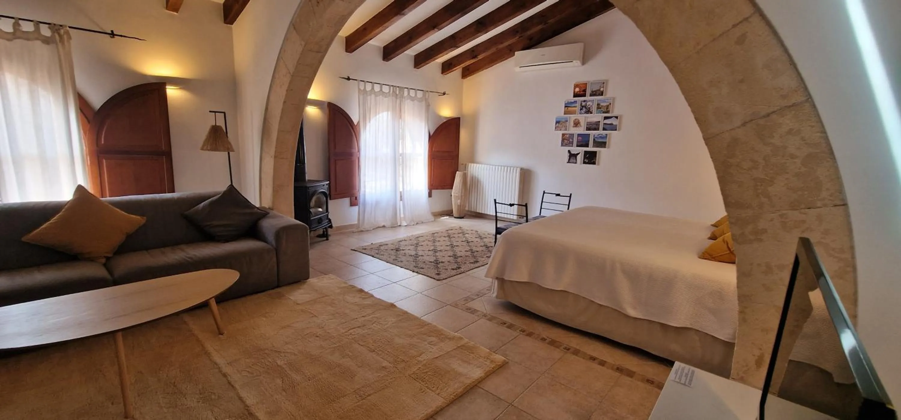 Bed in PETIT HOTEL ALGAIDA