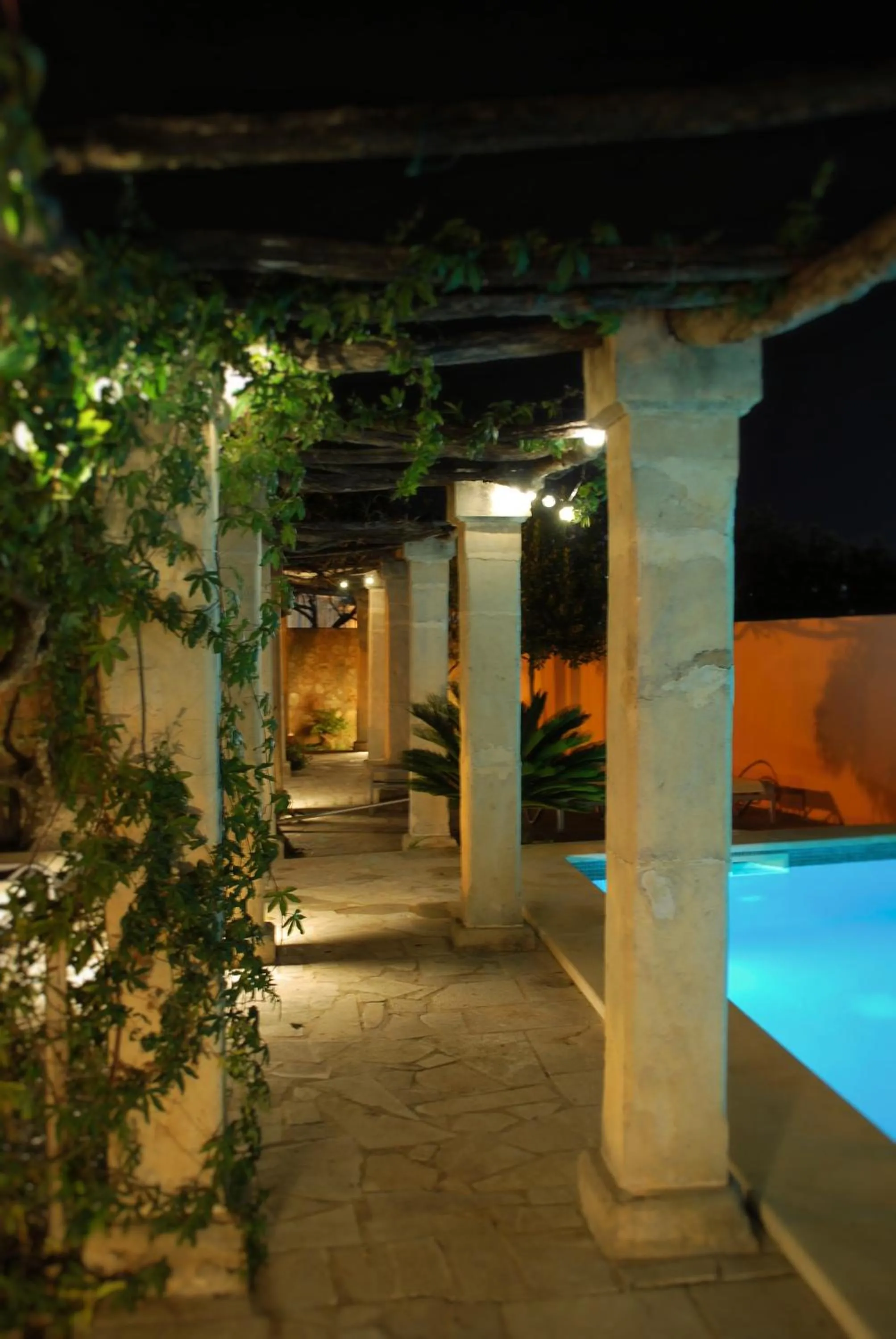 Night in PETIT HOTEL ALGAIDA