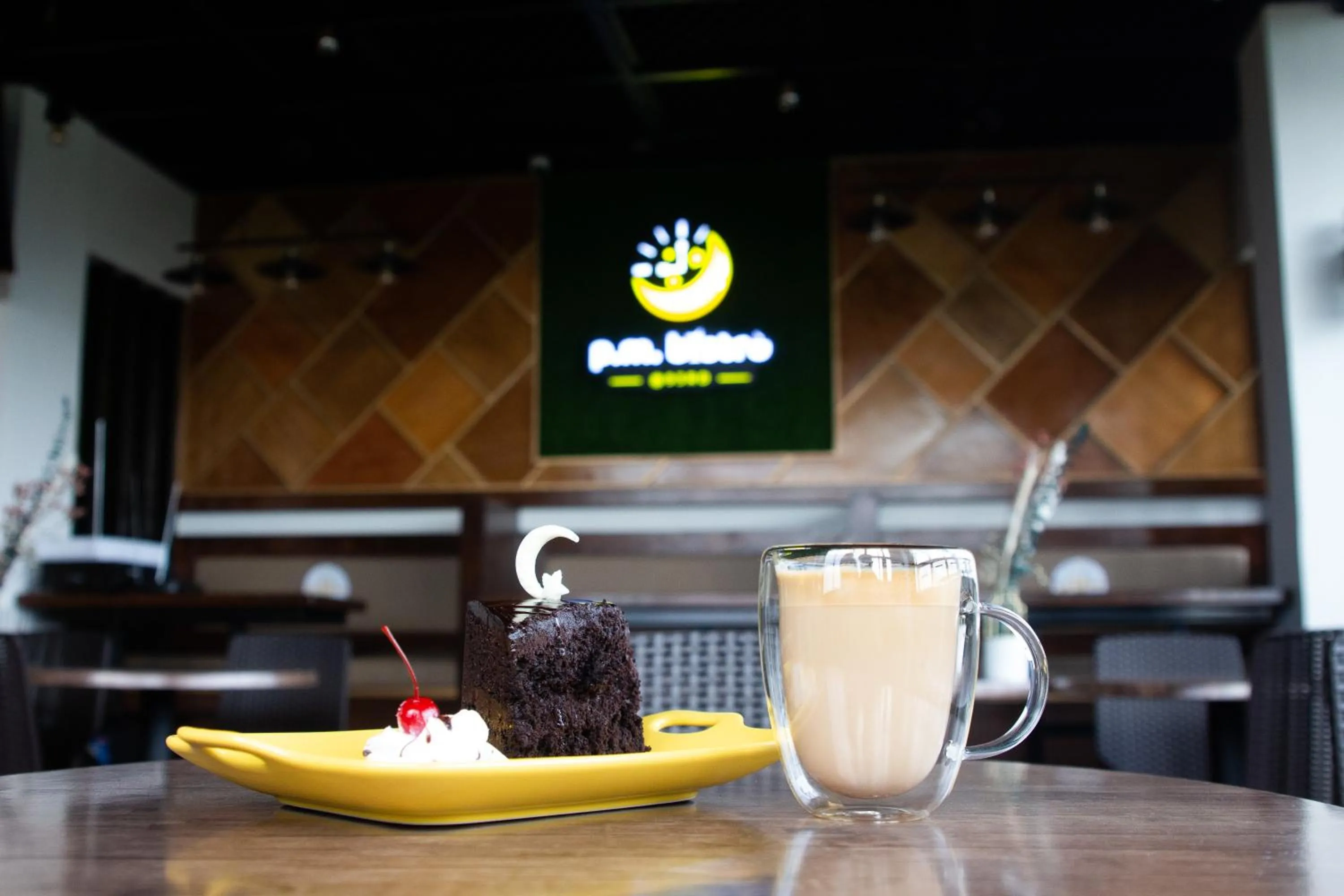 Restaurant/places to eat in A.M @ 93rd HOTEL