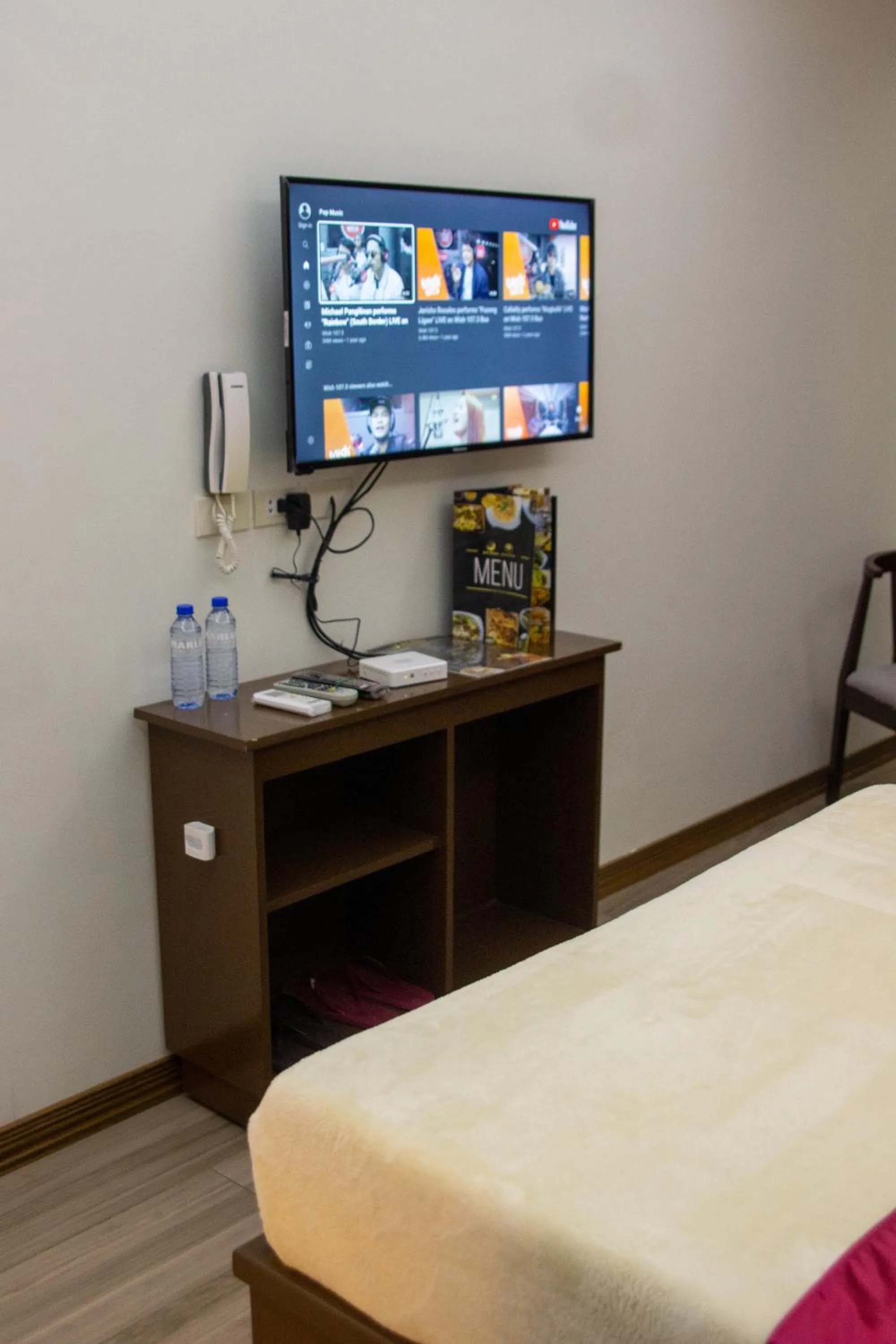 Bed in A.M @ 93rd HOTEL