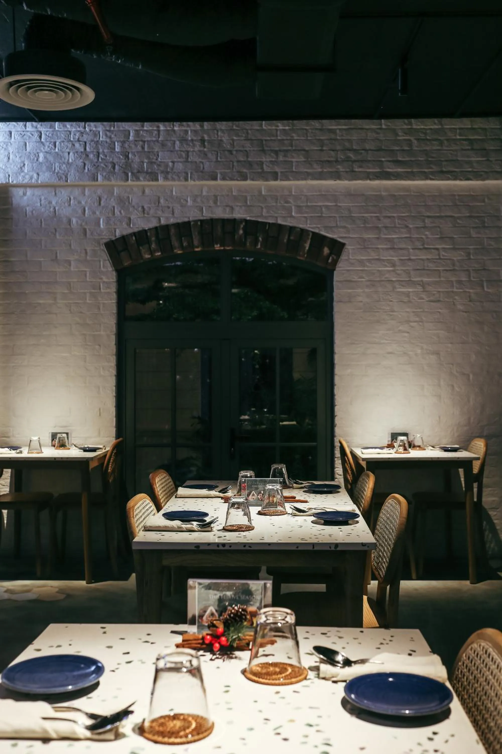 Restaurant/places to eat in JM Boutique Hotel