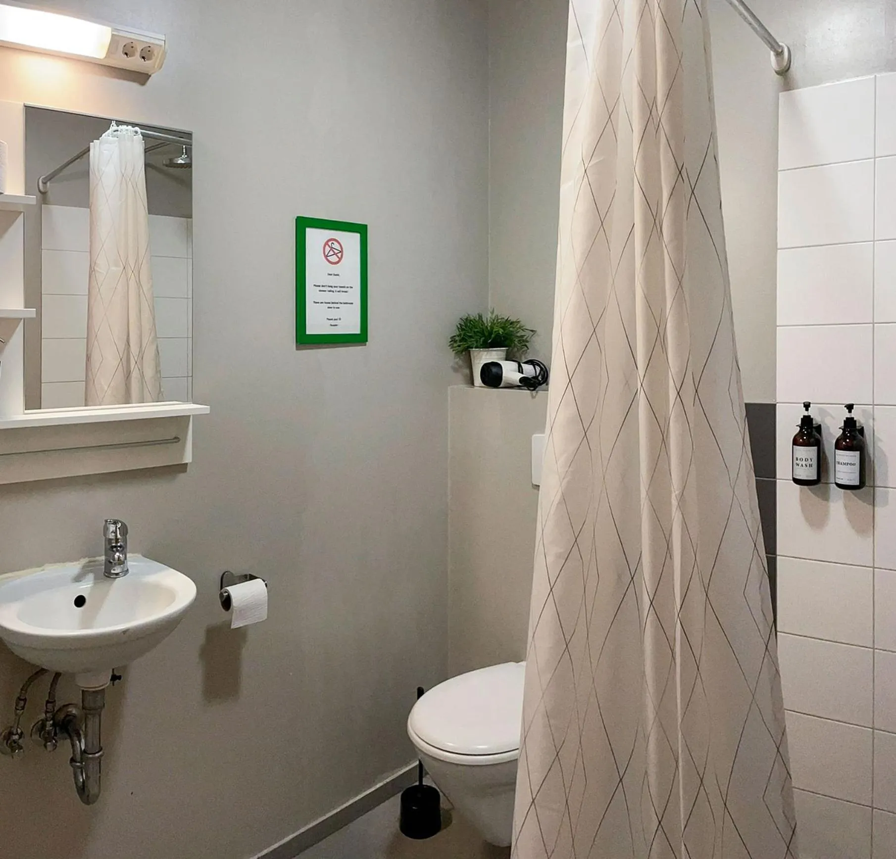 Shower in Stöð Guesthouse and apartments