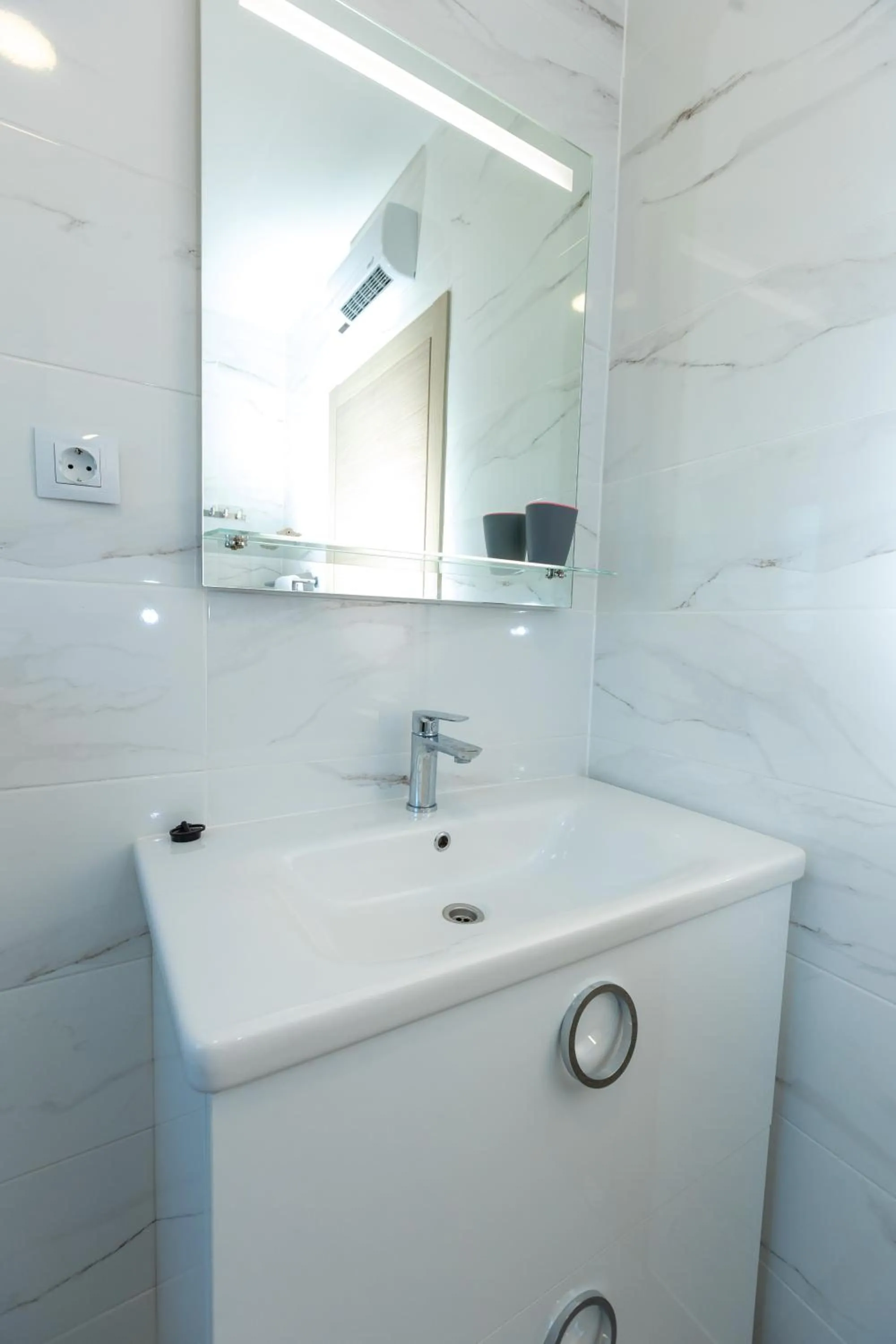 Toilet in Apartments Maris