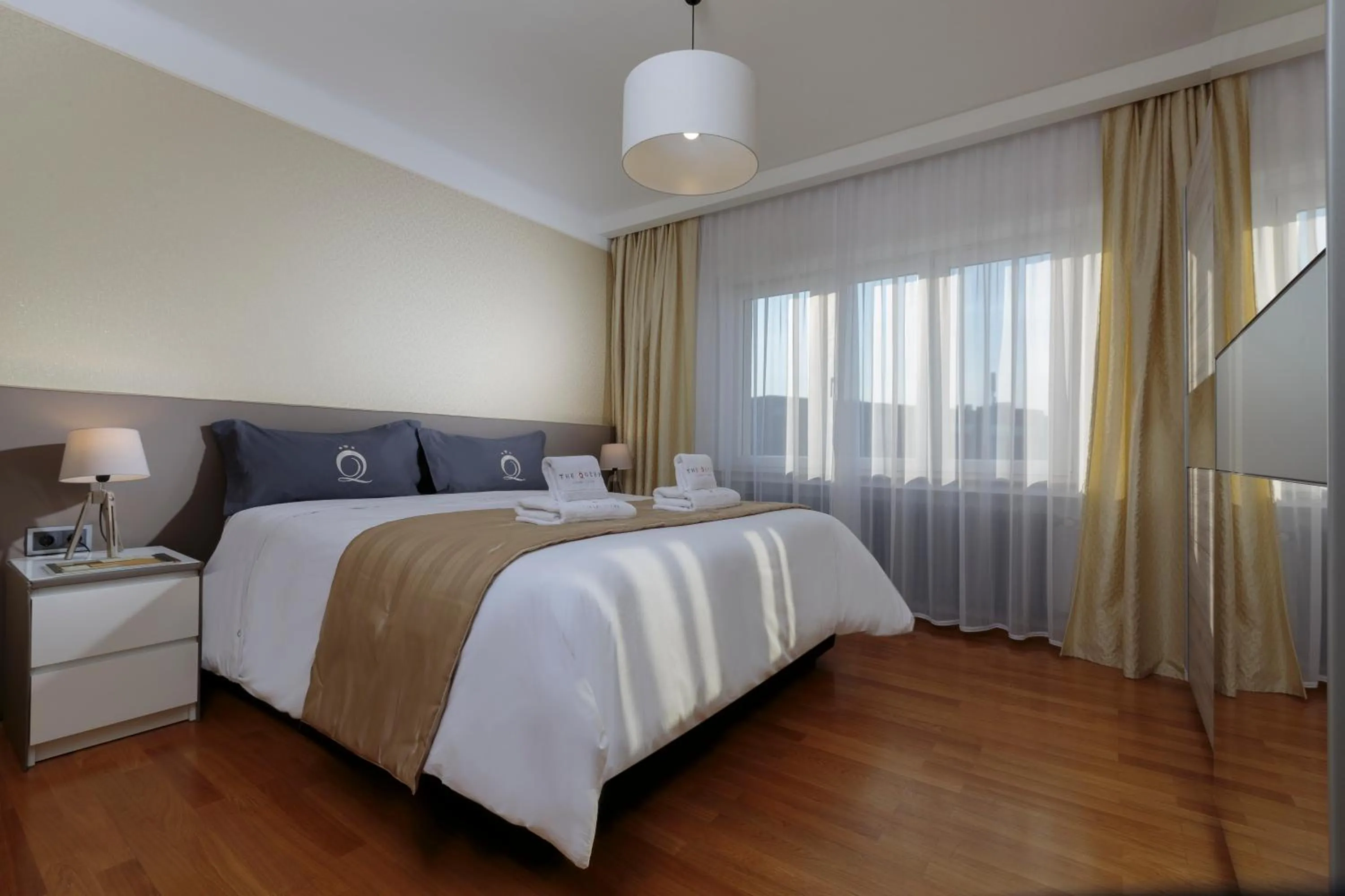 Bedroom, Bed in The Queen Luxury Apartments - Villa Giada