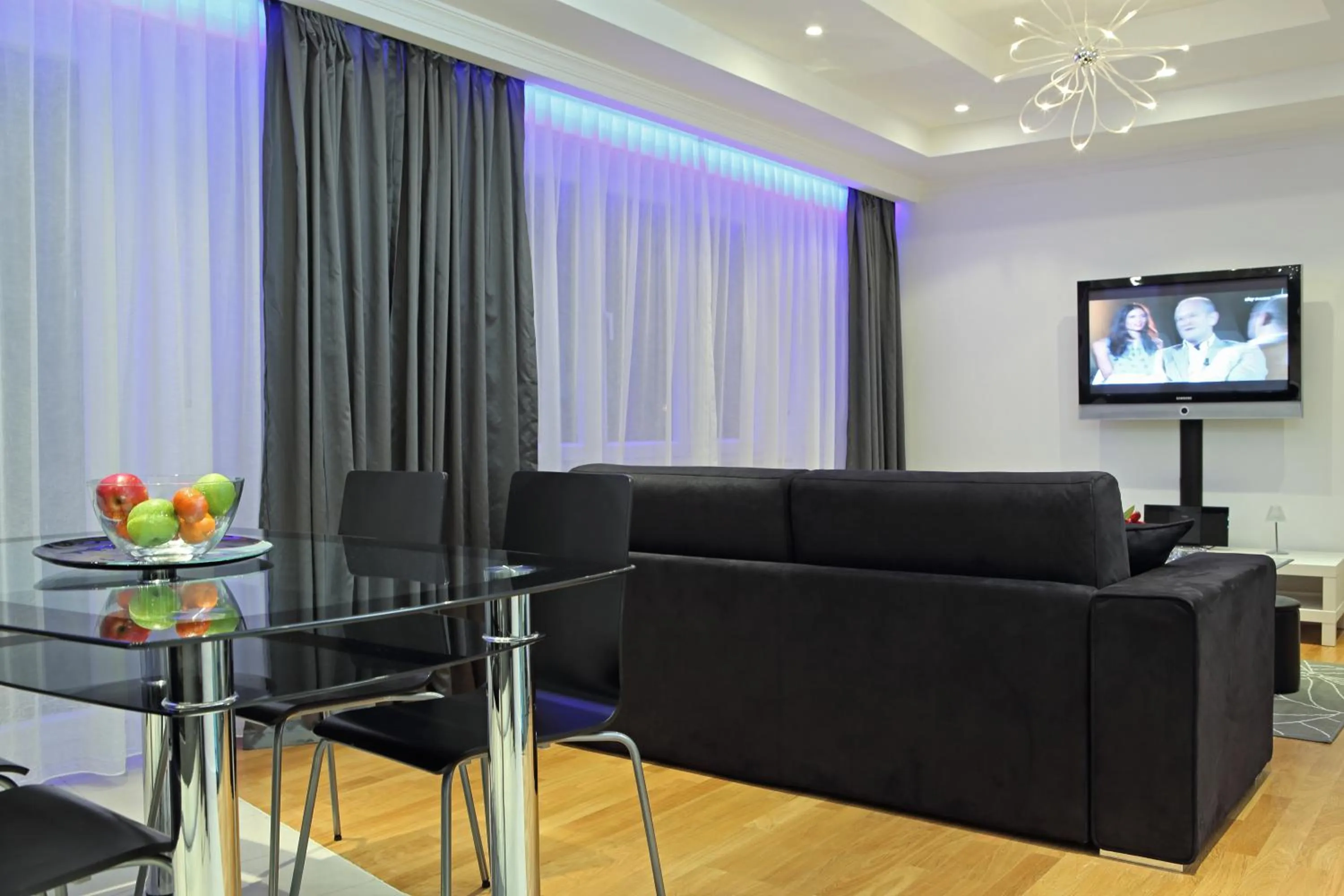 TV and multimedia in The Queen Luxury Apartments - Villa Giada