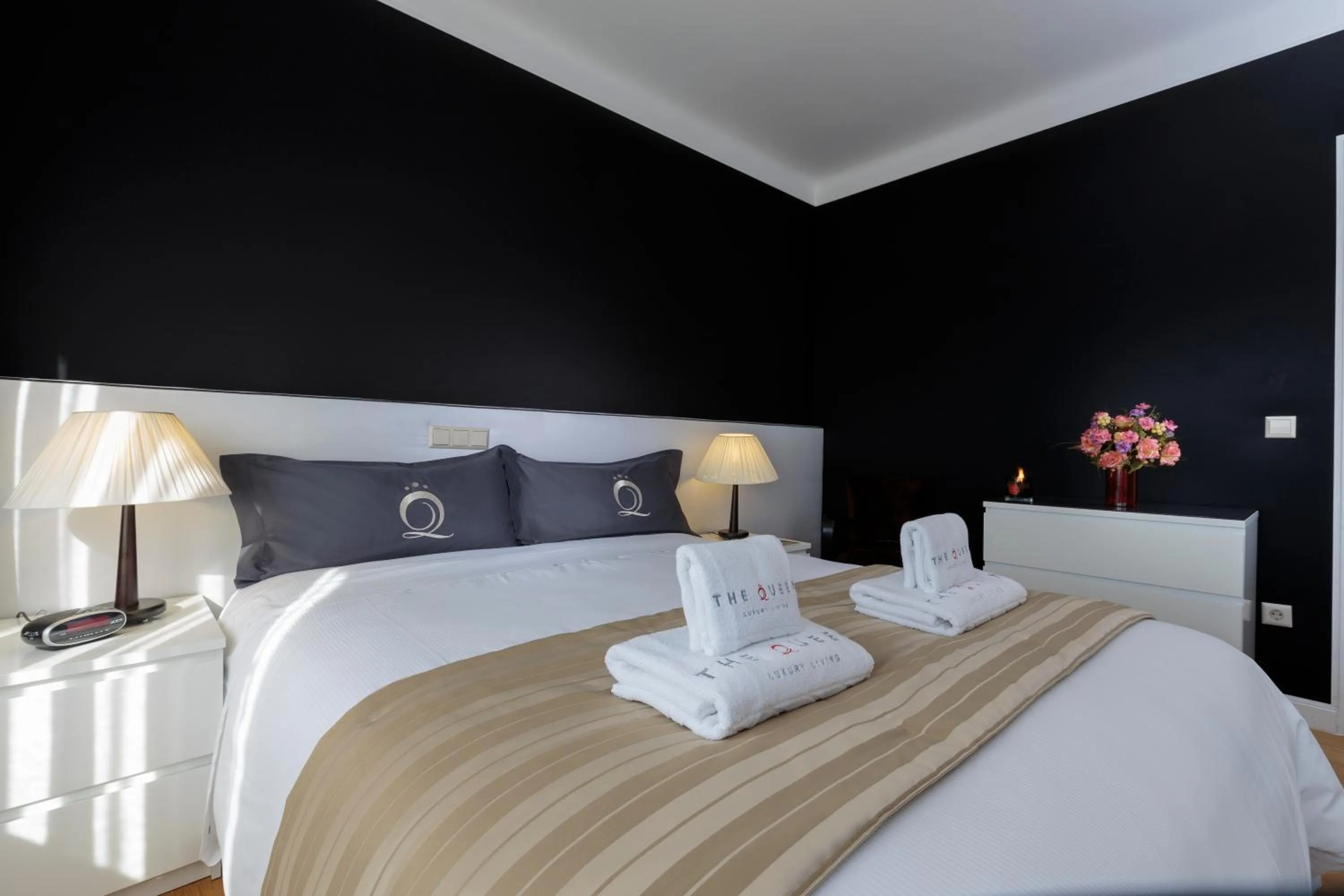 Bedroom, Bed in The Queen Luxury Apartments - Villa Giada