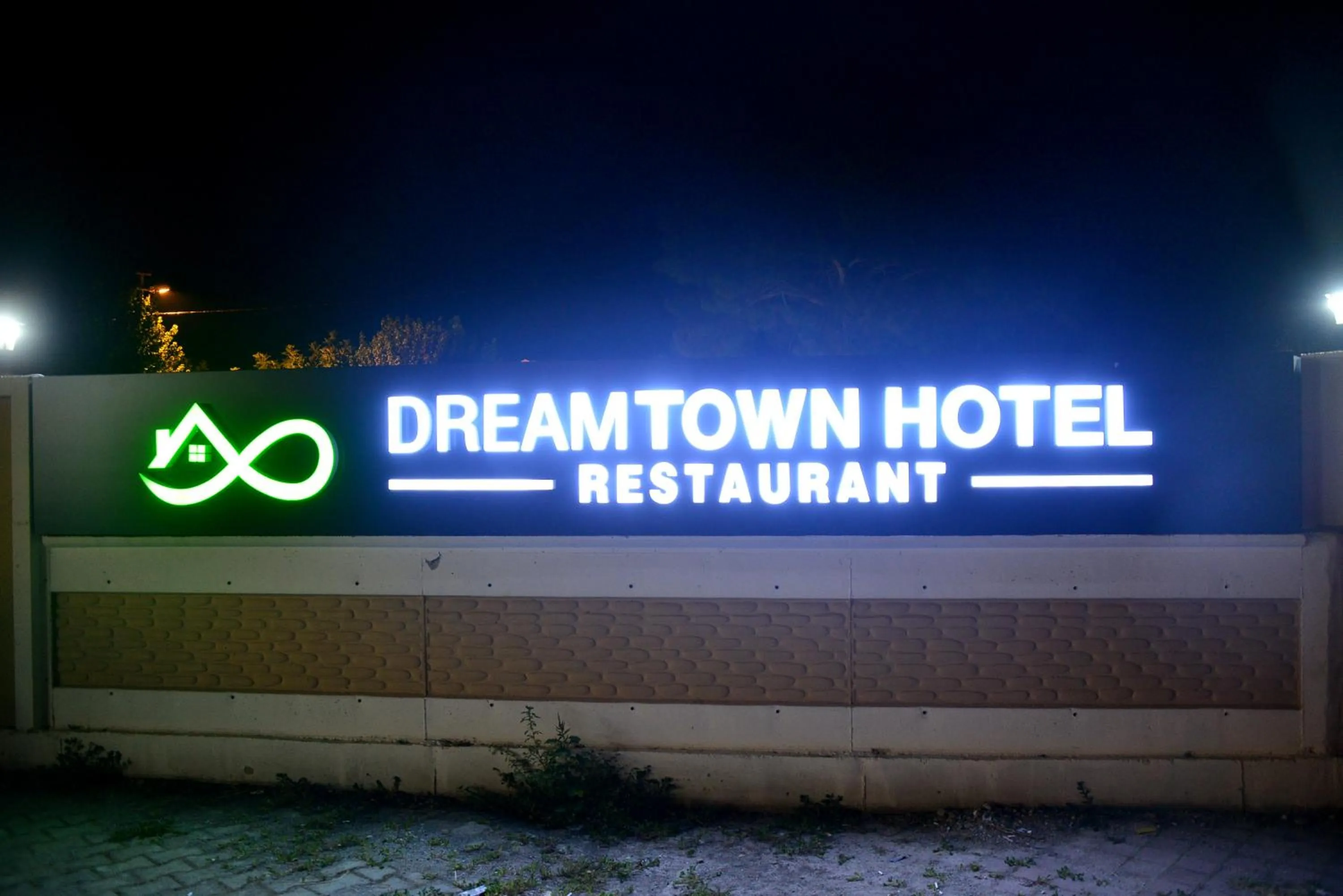 Dream Town Hotel&Restaurant
