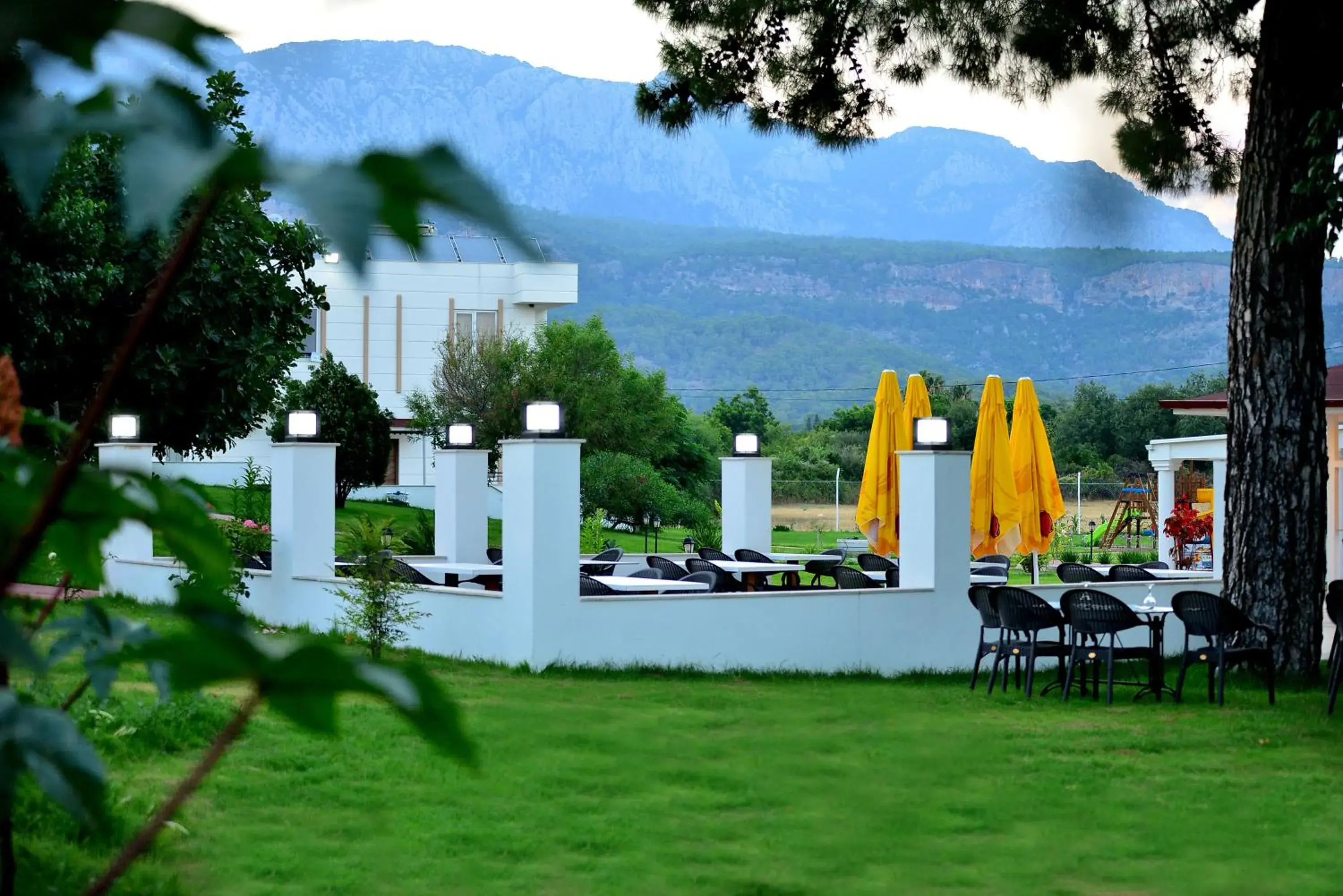 Garden in Dream Town Hotel&Restaurant Garden in Dream Town Hotel&Restaurant