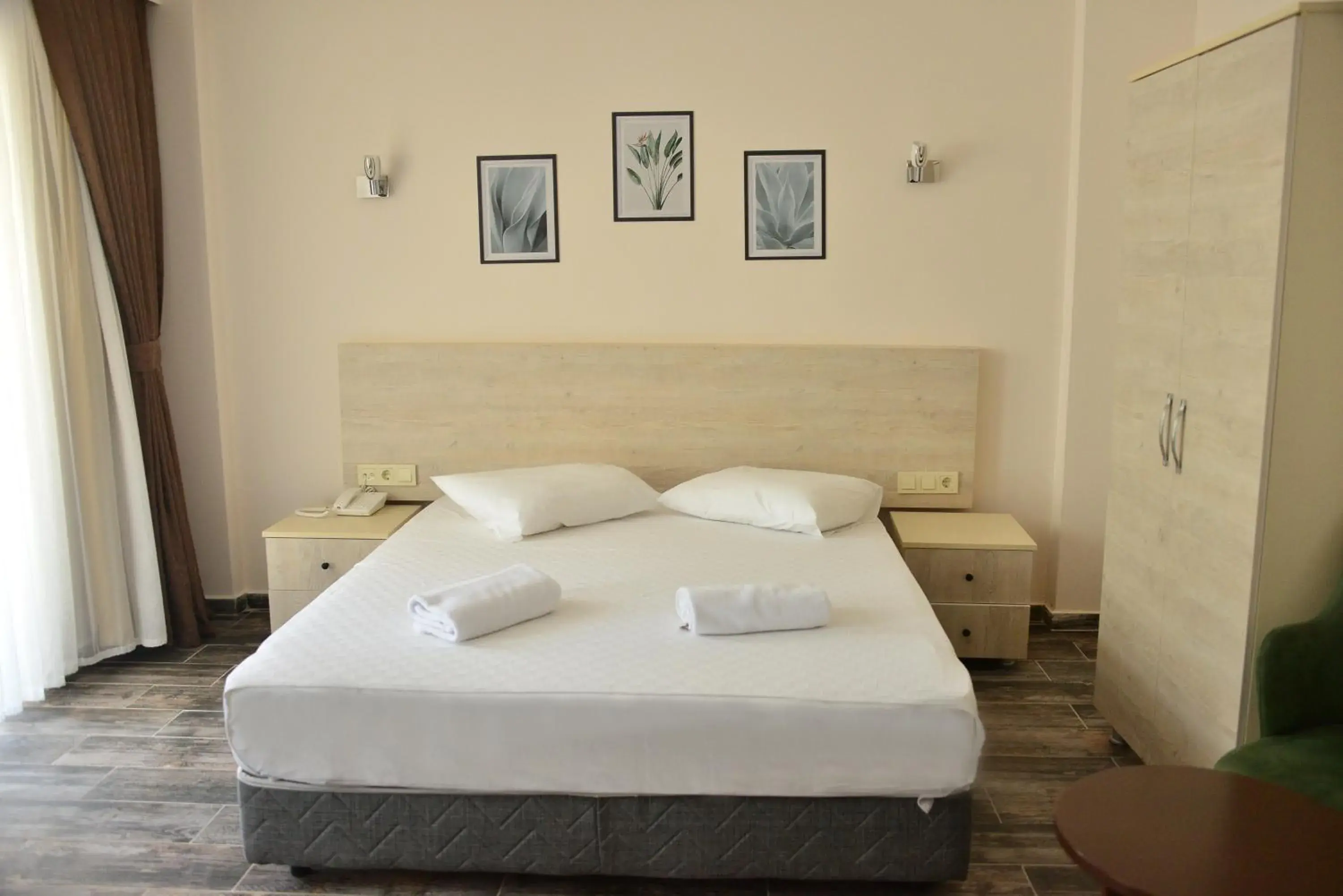 Bedroom in Dream Town Hotel&Restaurant Bedroom in Dream Town Hotel&Restaurant