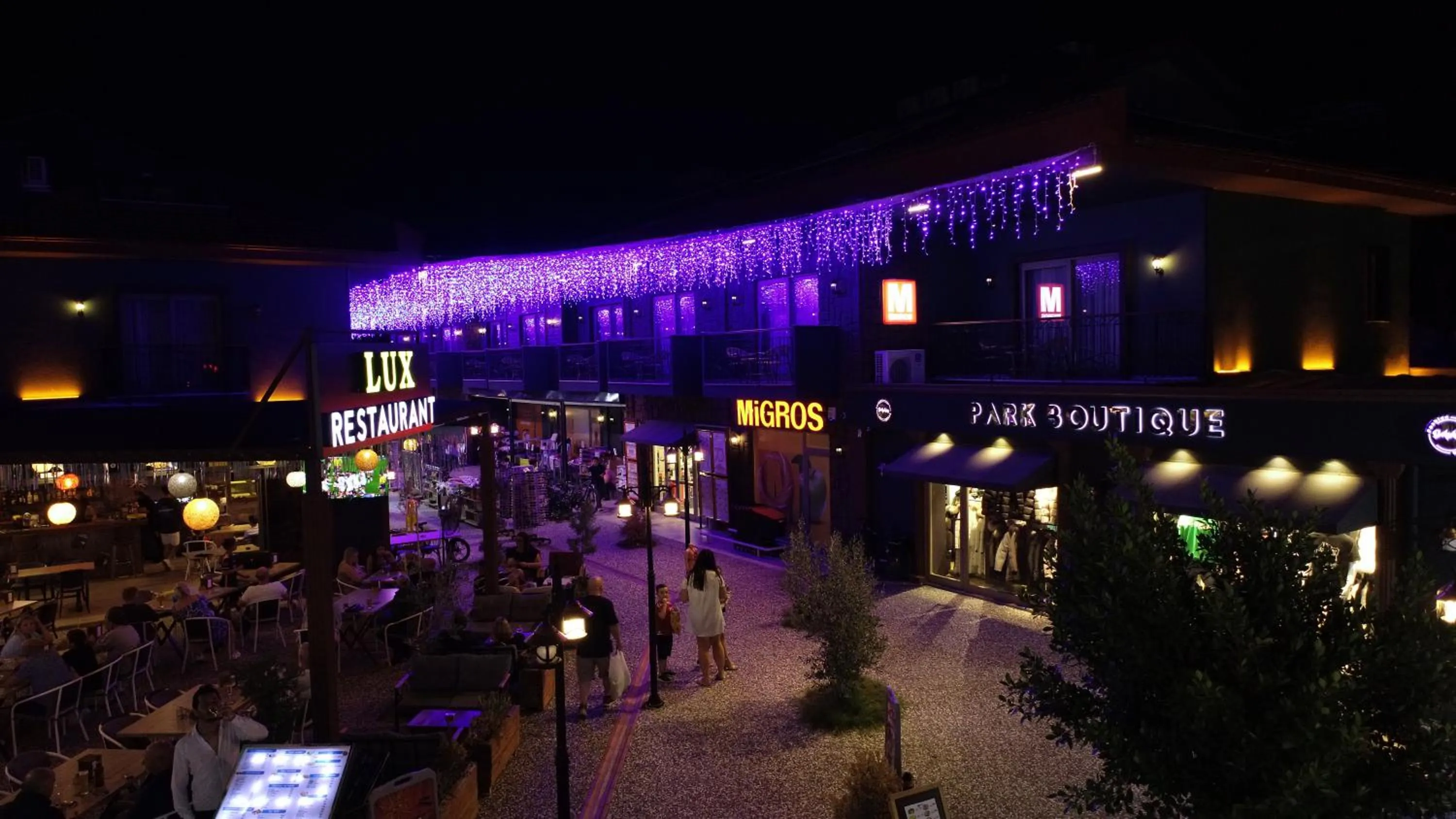 Property building in Dolphin Park Hotel