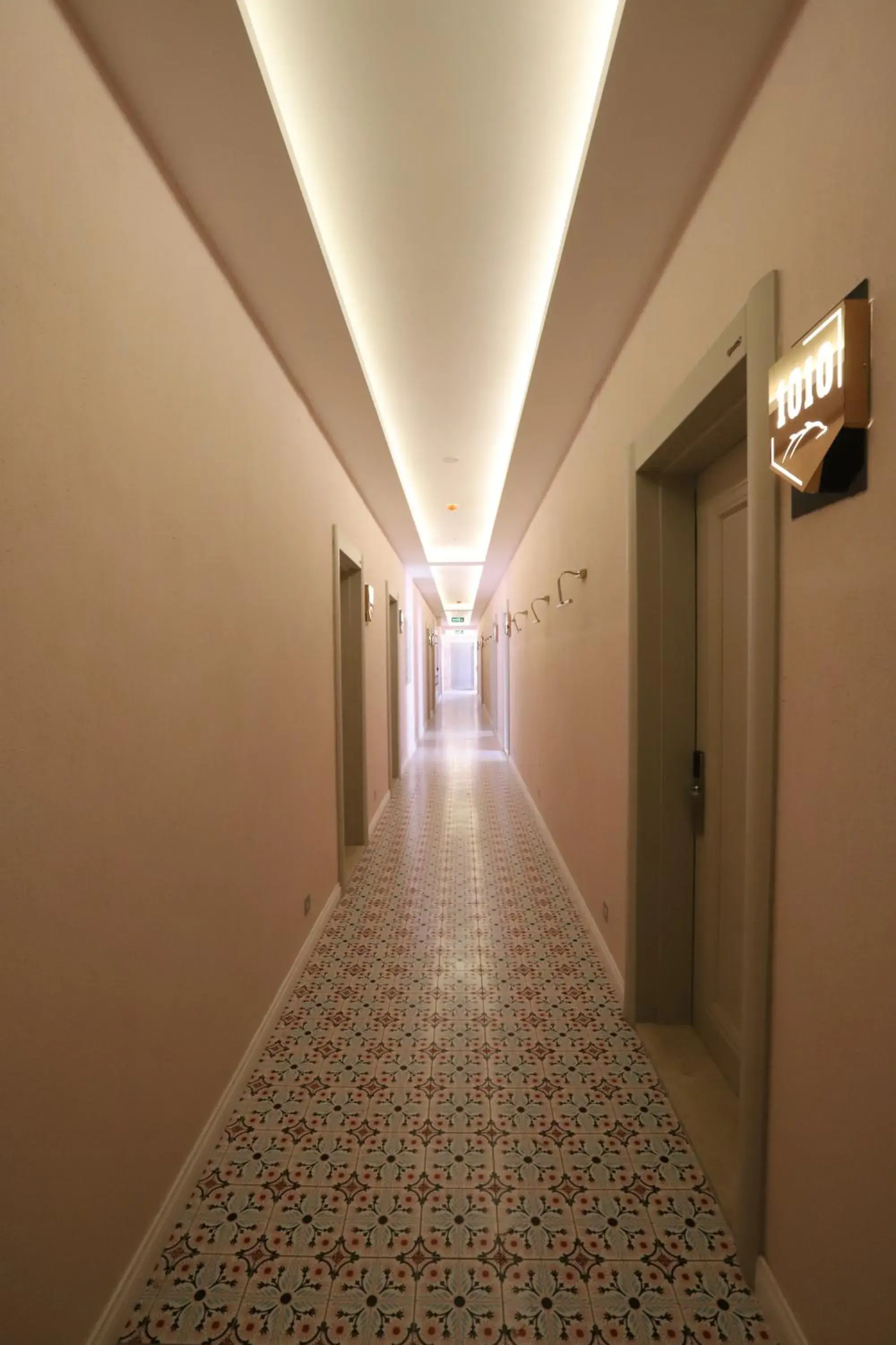 Deluxe Double or Twin Room with City View in Dolphin Park Hotel Deluxe Double or Twin Room with City View in Dolphin Park Hotel