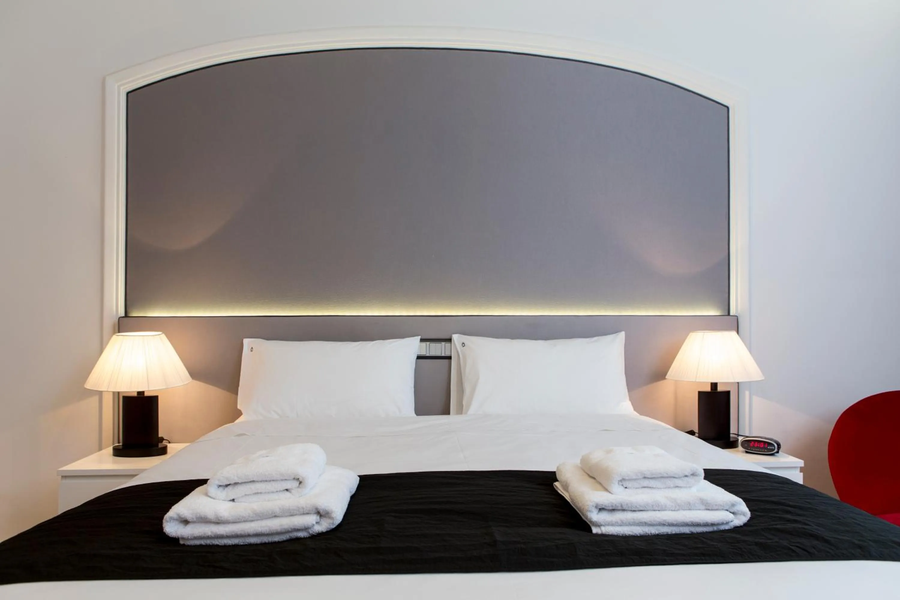 Bedroom, Bed in The Queen Luxury Apartments - Villa Liberty