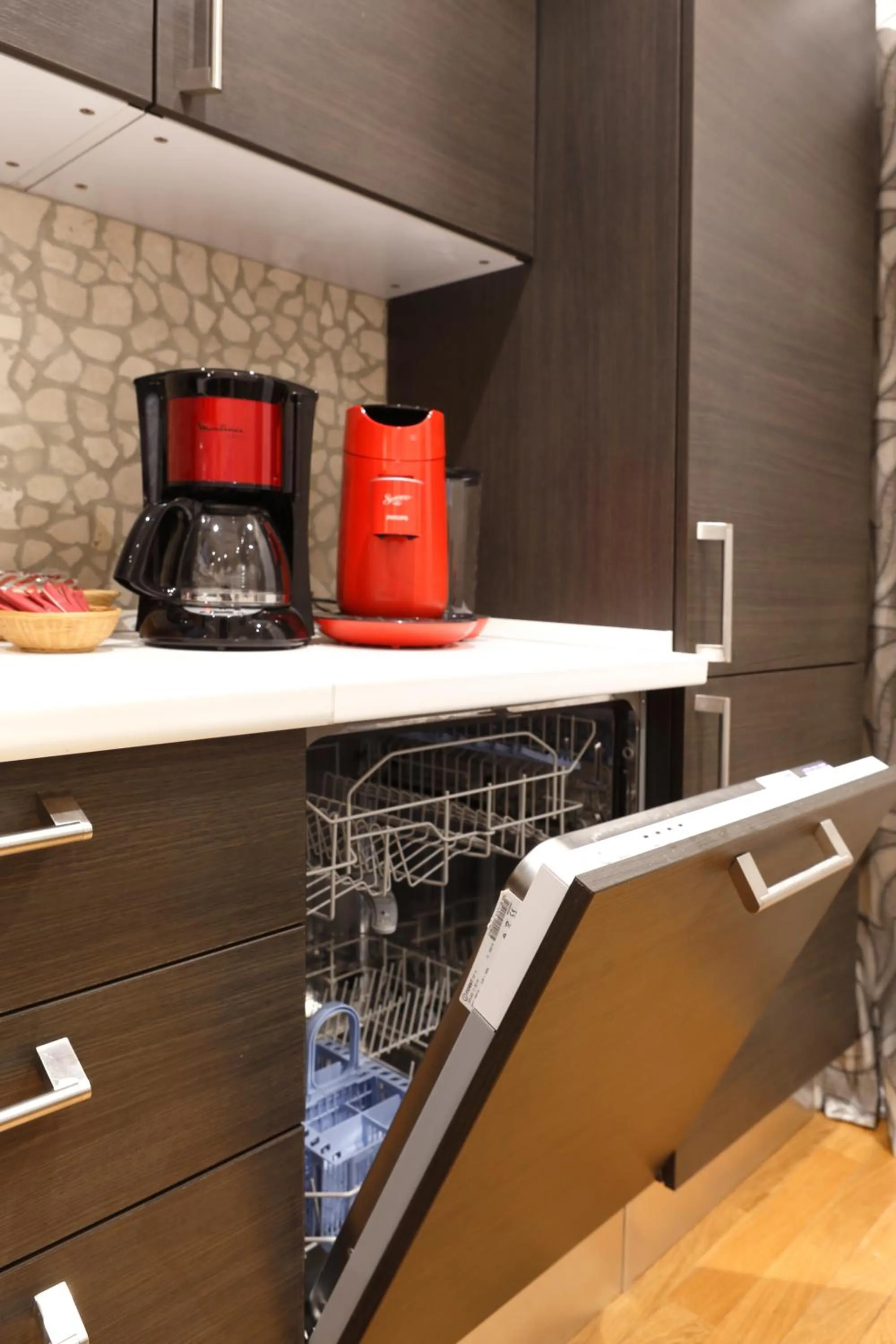 stove in The Queen Luxury Apartments - Villa Liberty