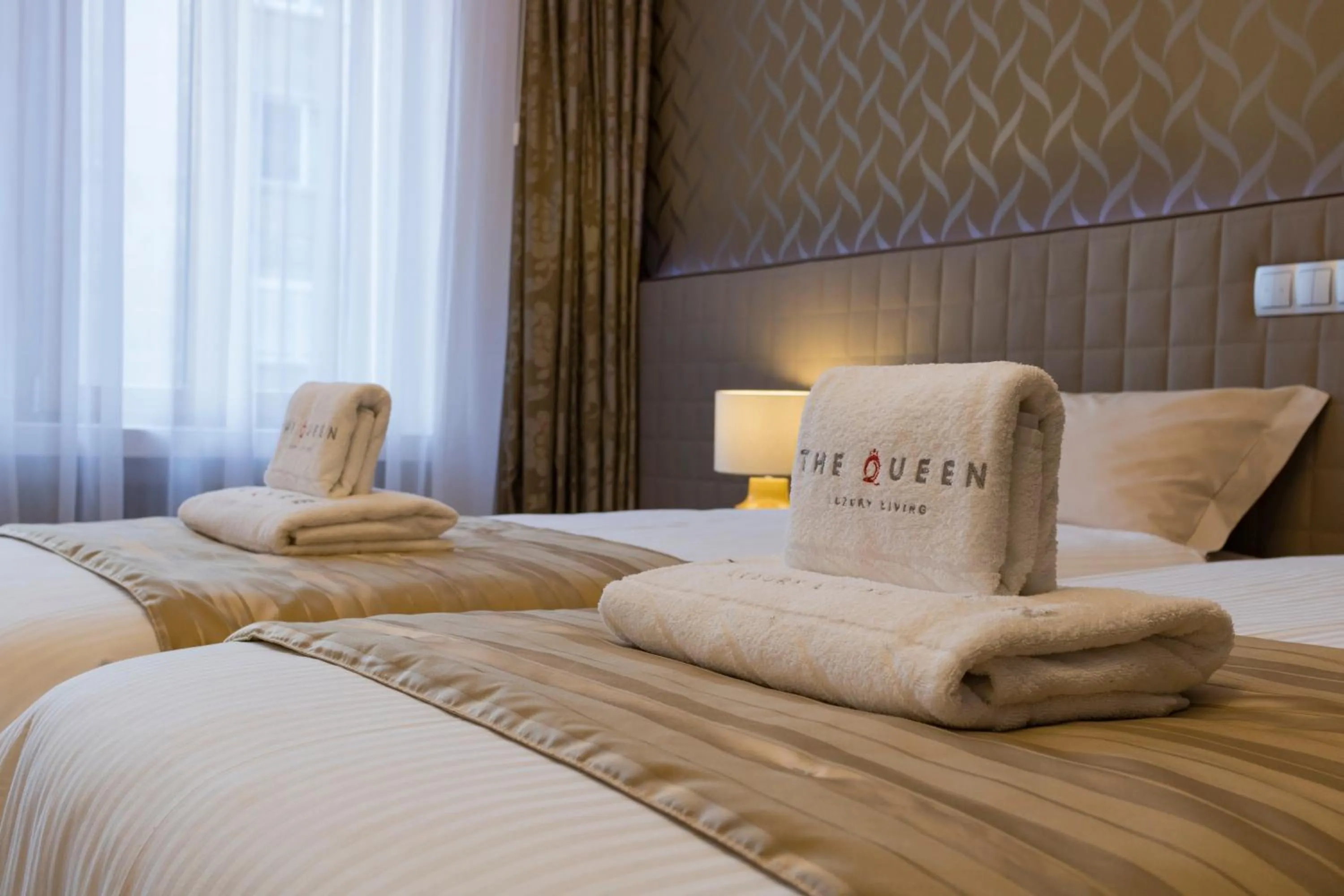 Bedroom, Bed in The Queen Luxury Apartments - Villa Liberty