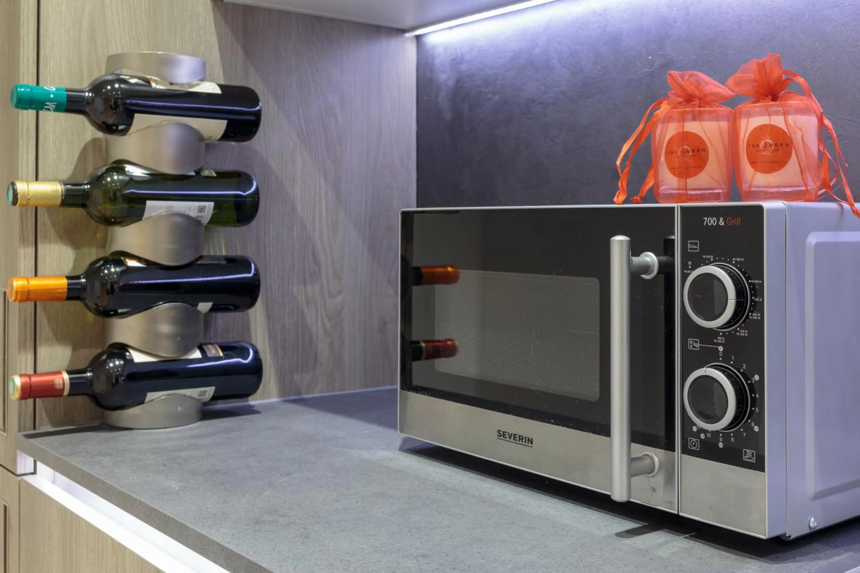 Kitchen or kitchenette in The Queen Luxury Apartments - Villa Liberty