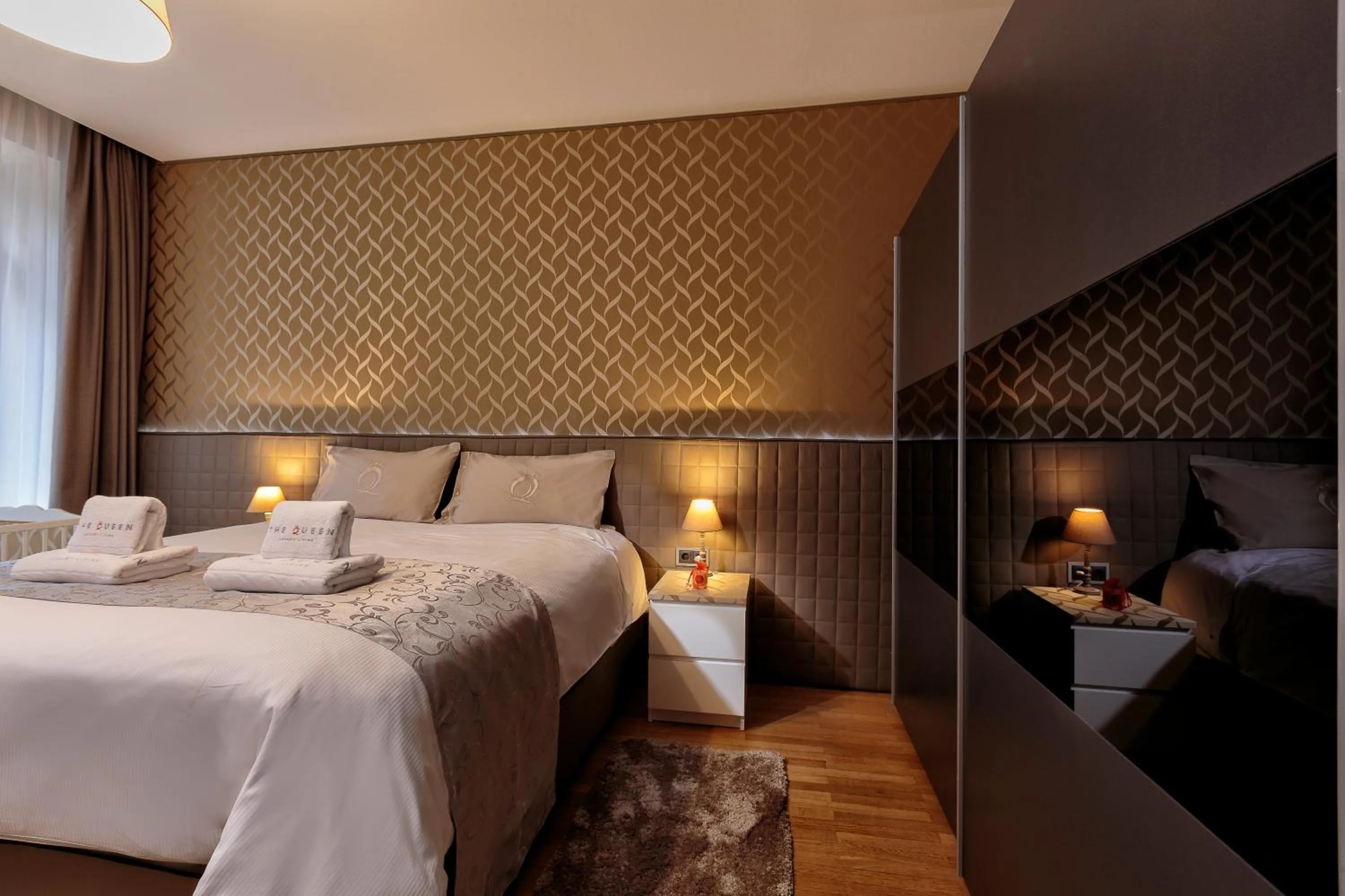 Bedroom, Bed in The Queen Luxury Apartments - Villa Liberty